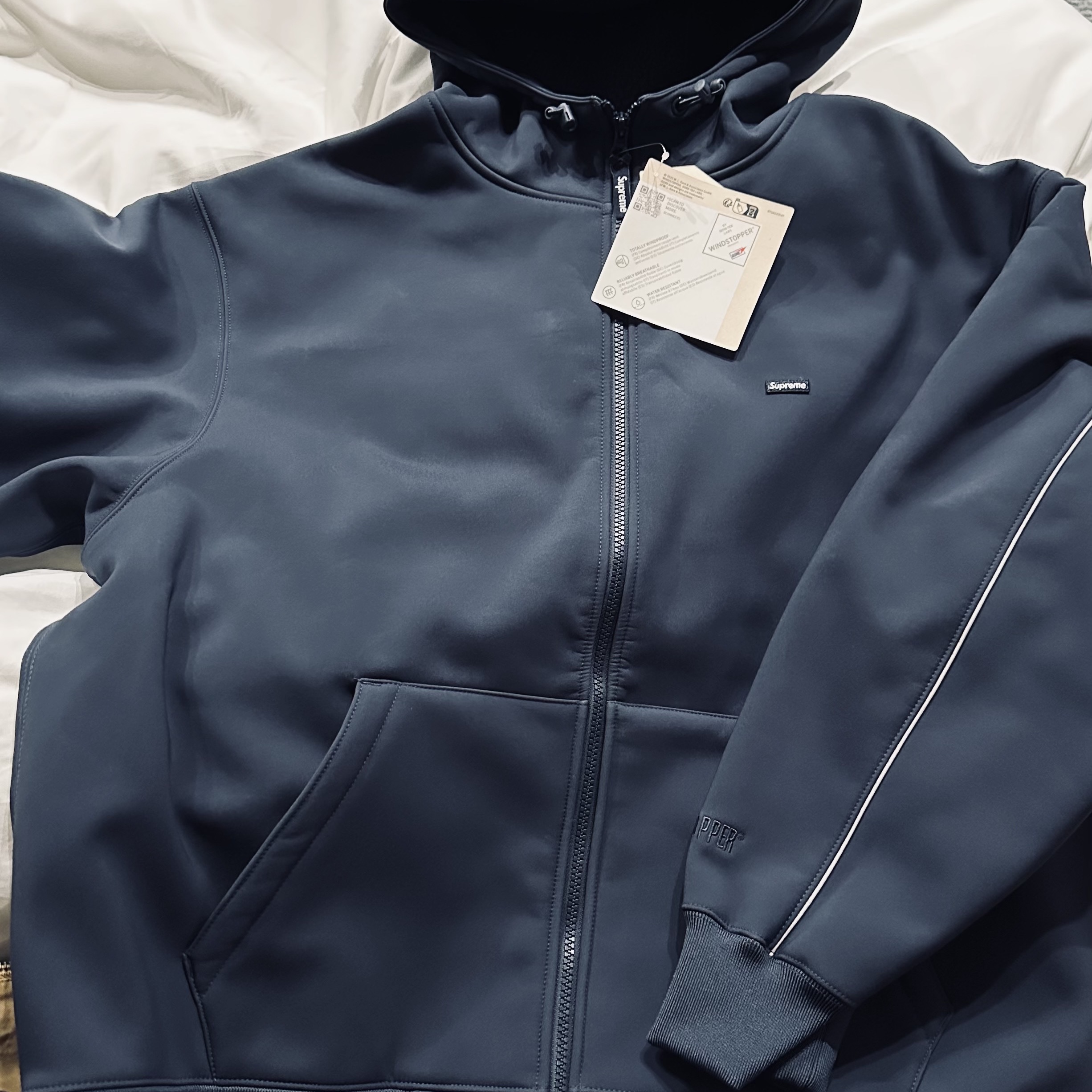 Supreme Windstopper Zip Up Hooded Sweatshirt Navy - 24FW 착용 스타일