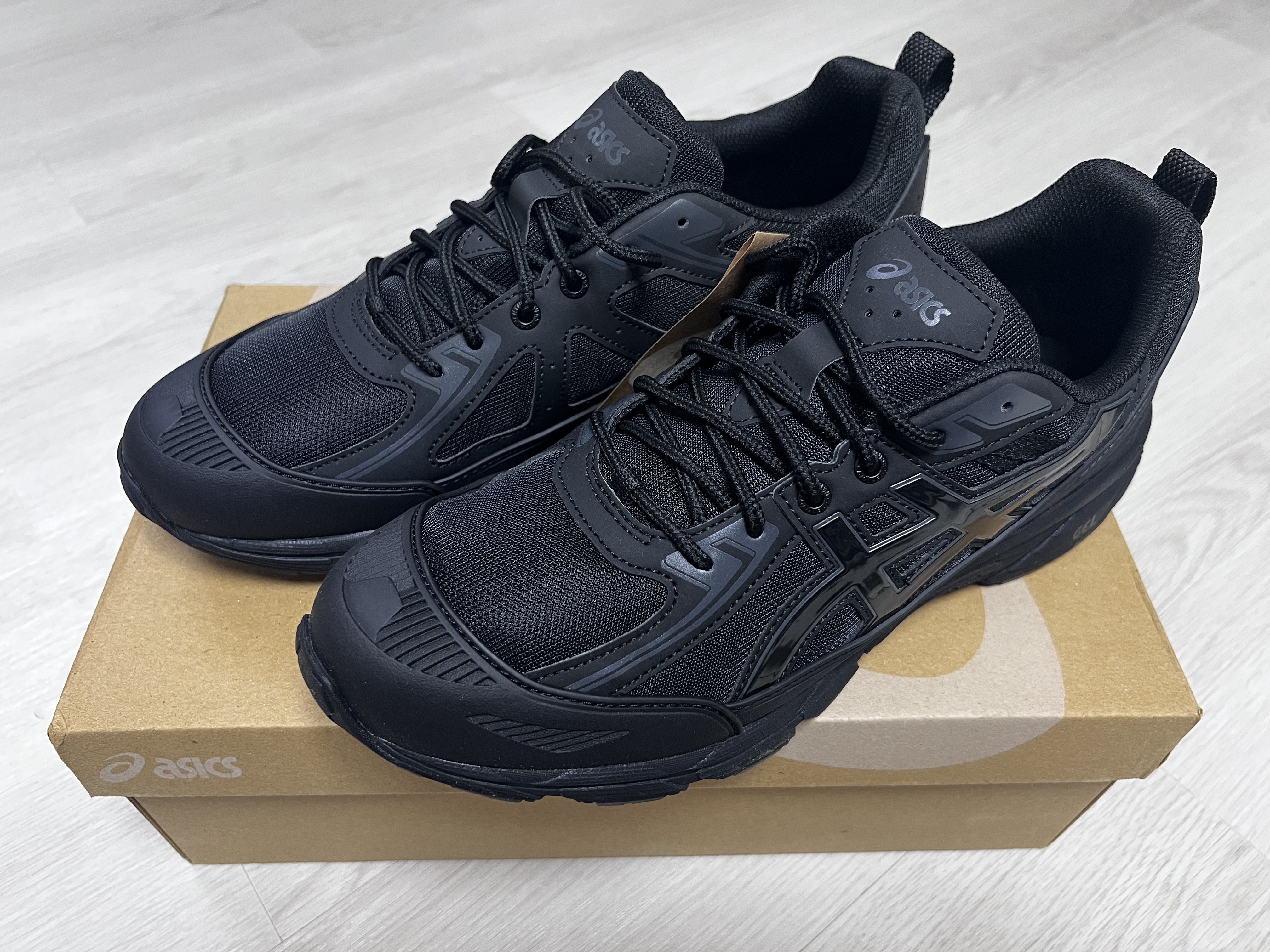 Asics Gel-Venture 6 Shield Black 착용 스타일