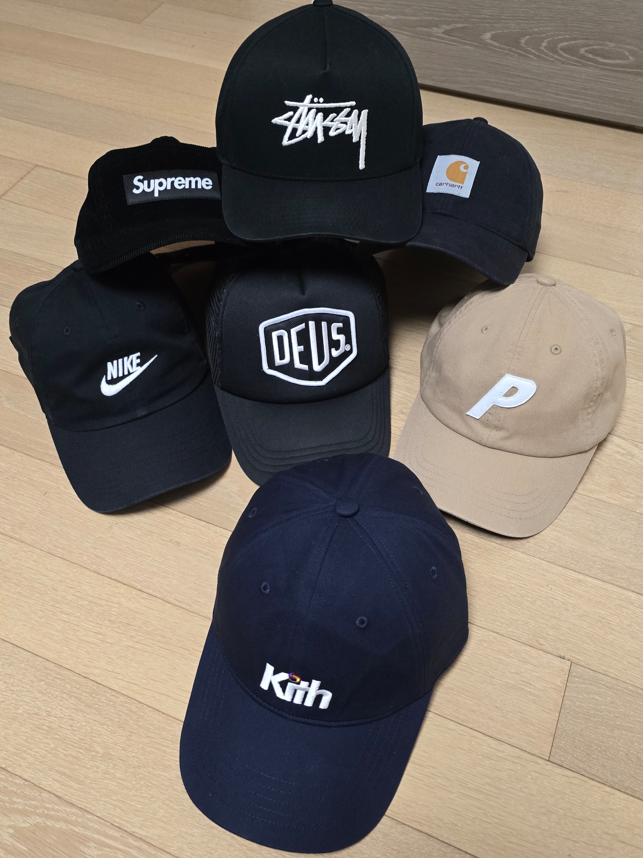 Kith Seoul Taegeuk Aaron Cap Nocturnal, Supreme Corduroy Camp Cap Black - 24FW 착용 스타일