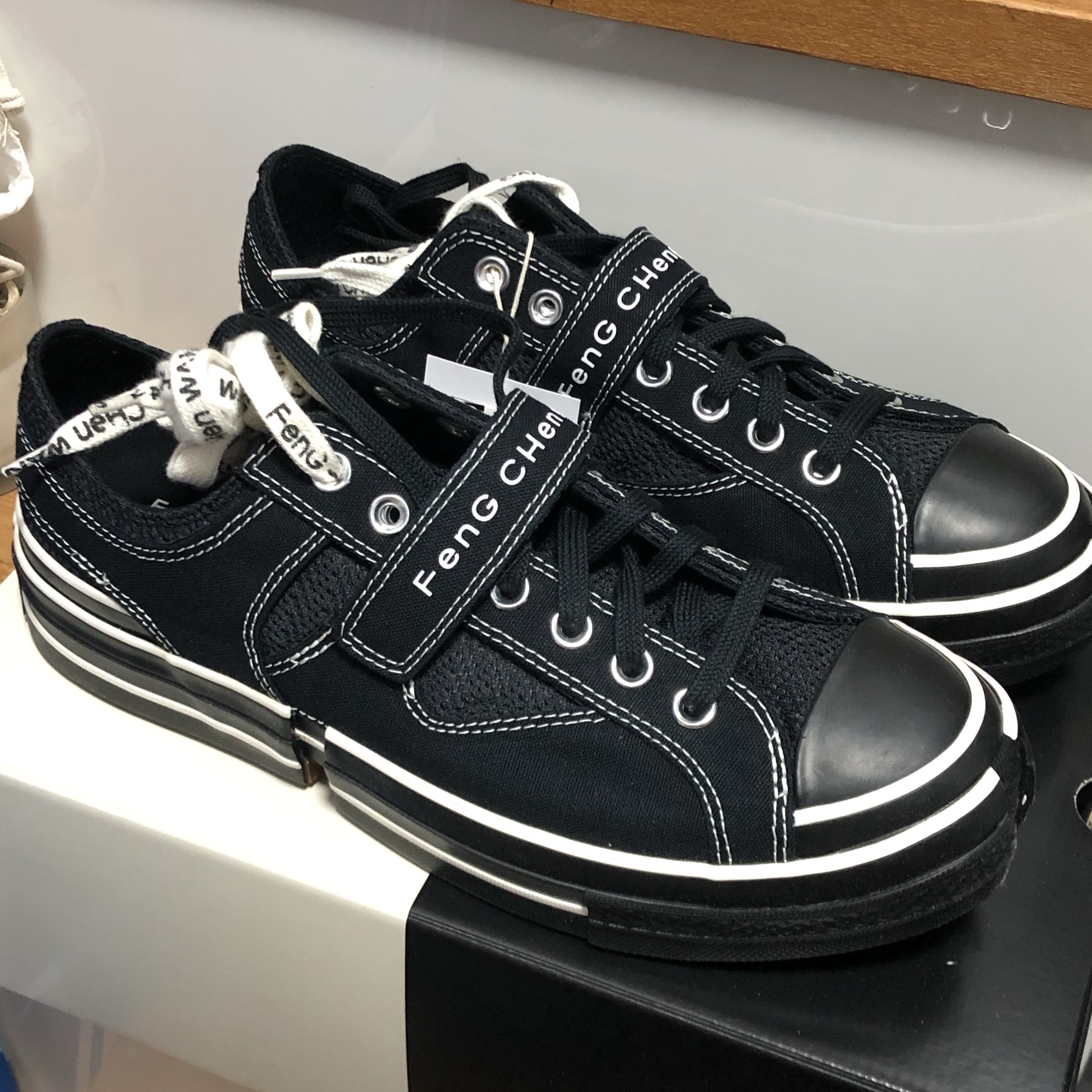Converse x Feng Chen Wang Chuck 70 Ox 2-in-1 Black 착용 스타일