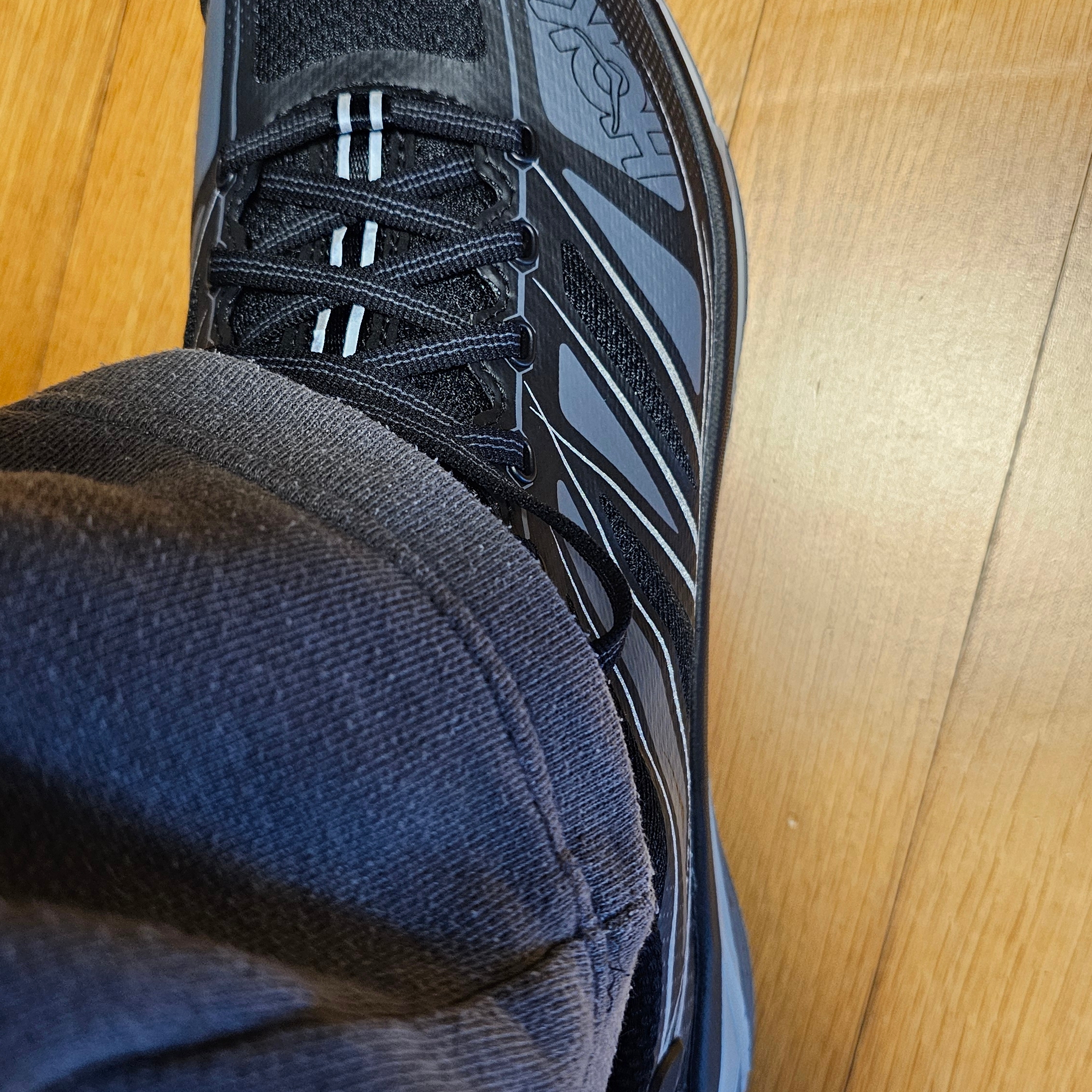 Hoka Mafate Speed 2 Black Castlerock 착용 스타일