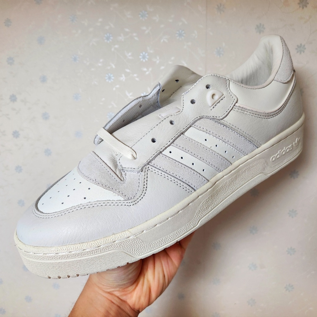Adidas Rivalry 86 Low Cloud White Off White 착용 스타일 - 3
