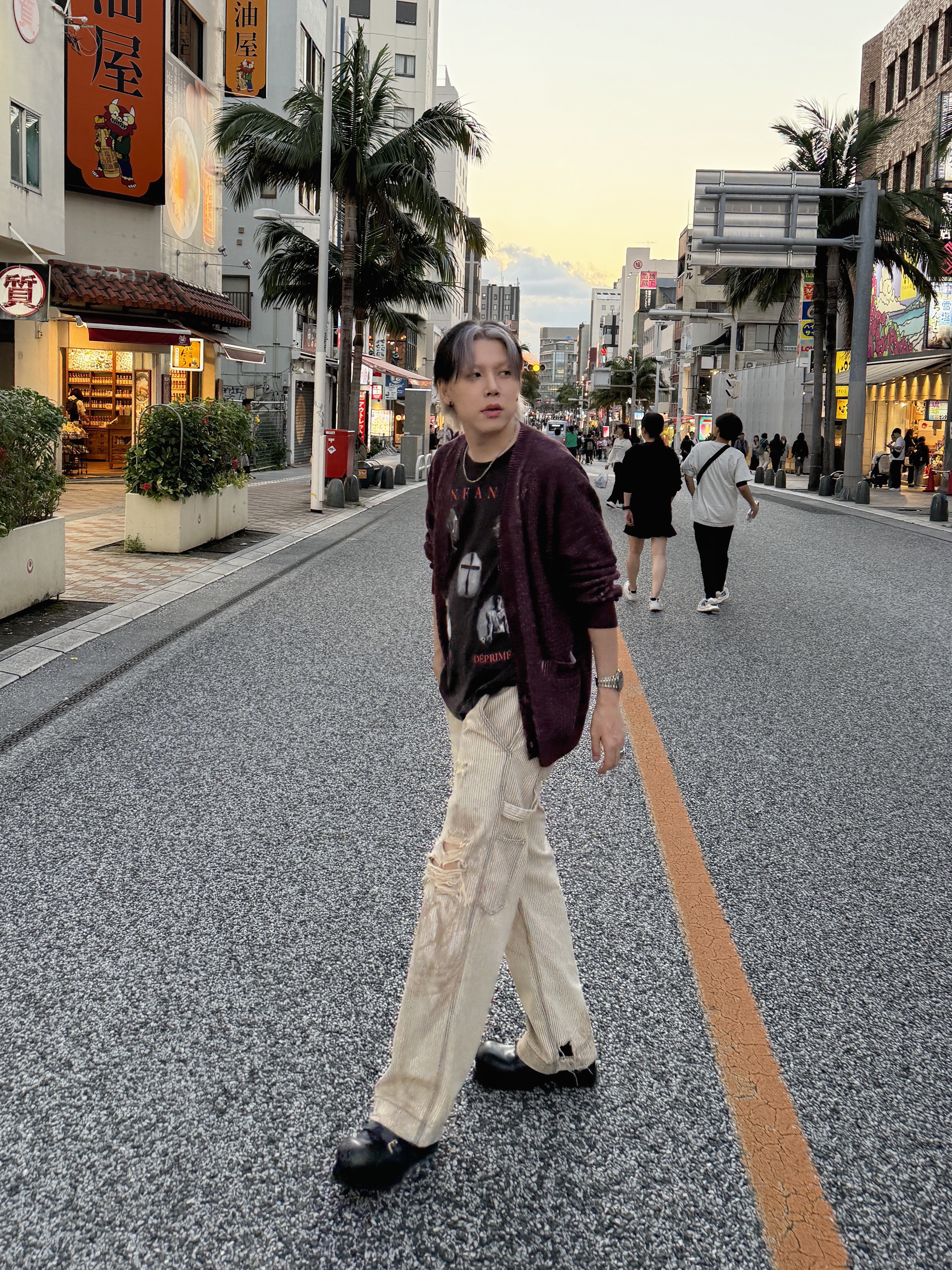Supreme x Jane's Addiction Cardigan Burgundy - 24FW 착용 스타일 - 4