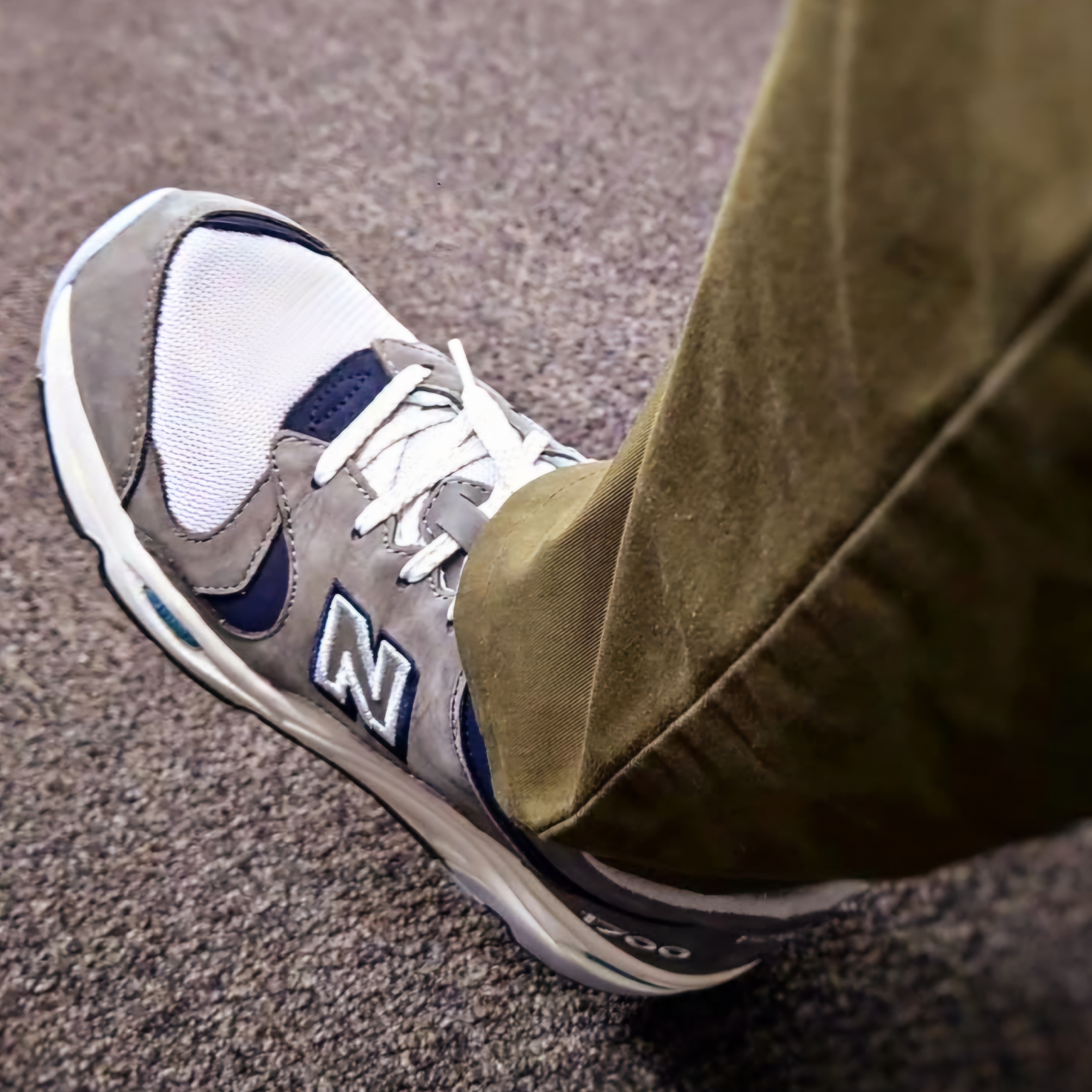 New Balance 1700 Titanium Eclipse 착용 스타일