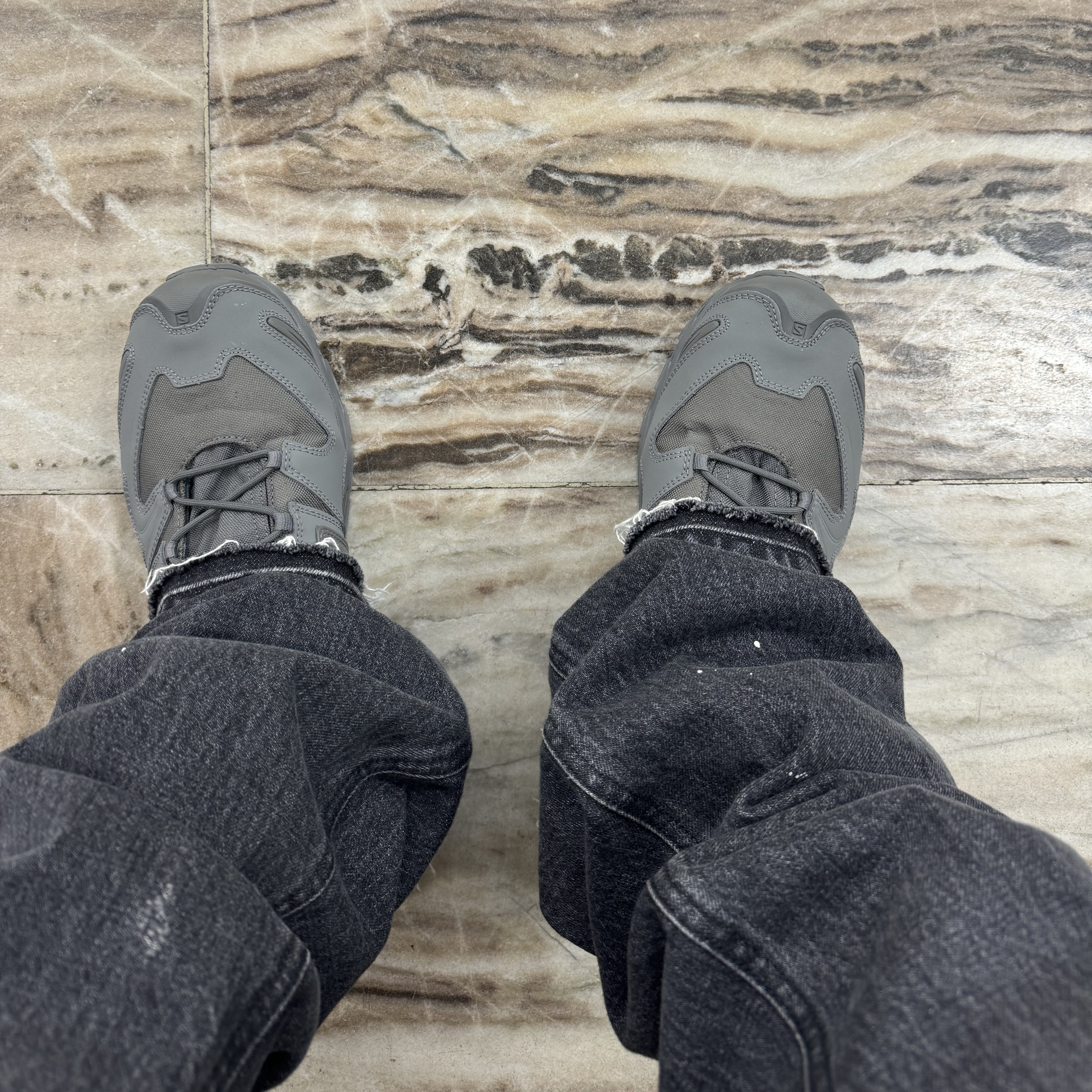Salomon x Rier XA Jungle Castlerock 착용 스타일 - 2