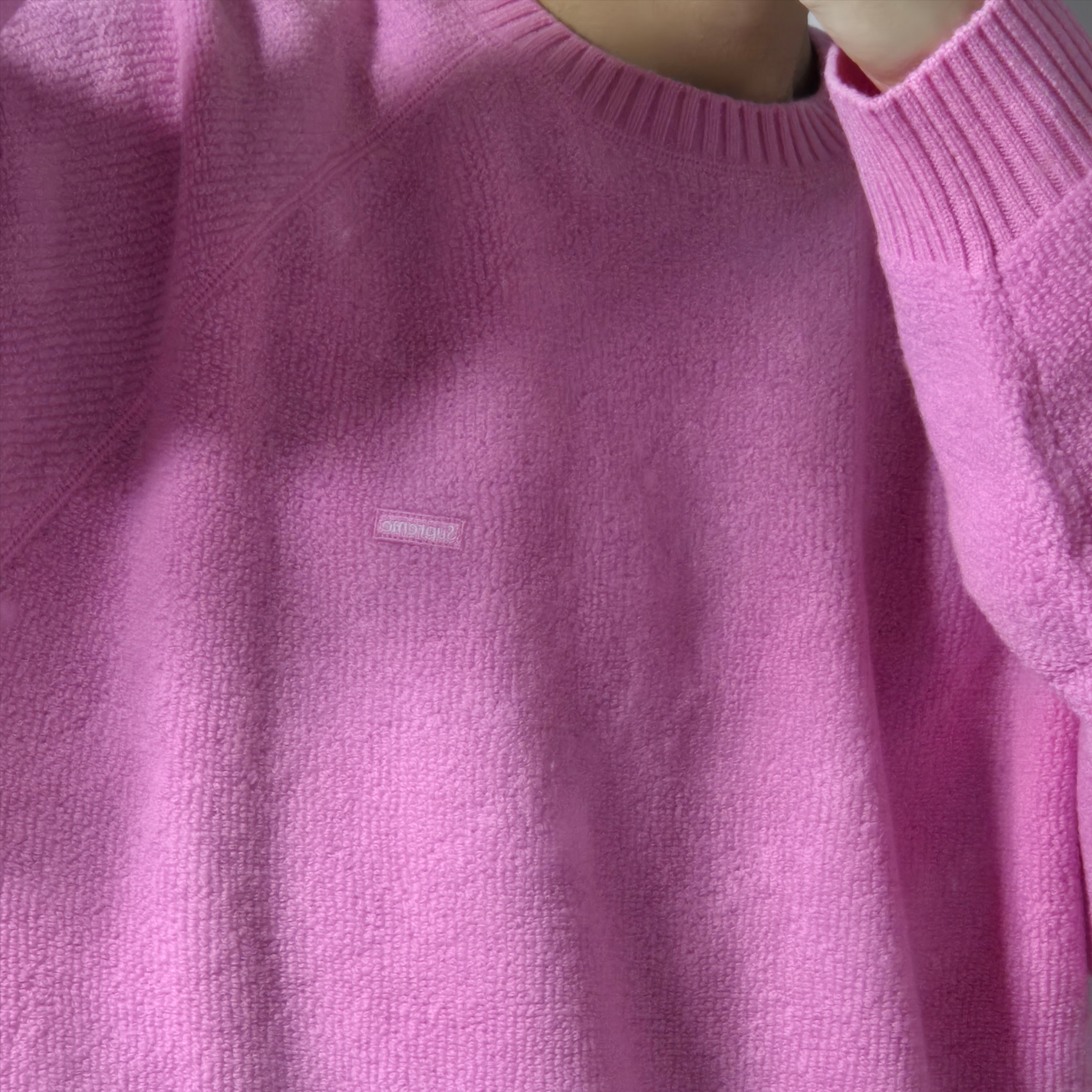 Supreme Terry Small Box Sweater Pink - 24FW 착용 스타일 - 2