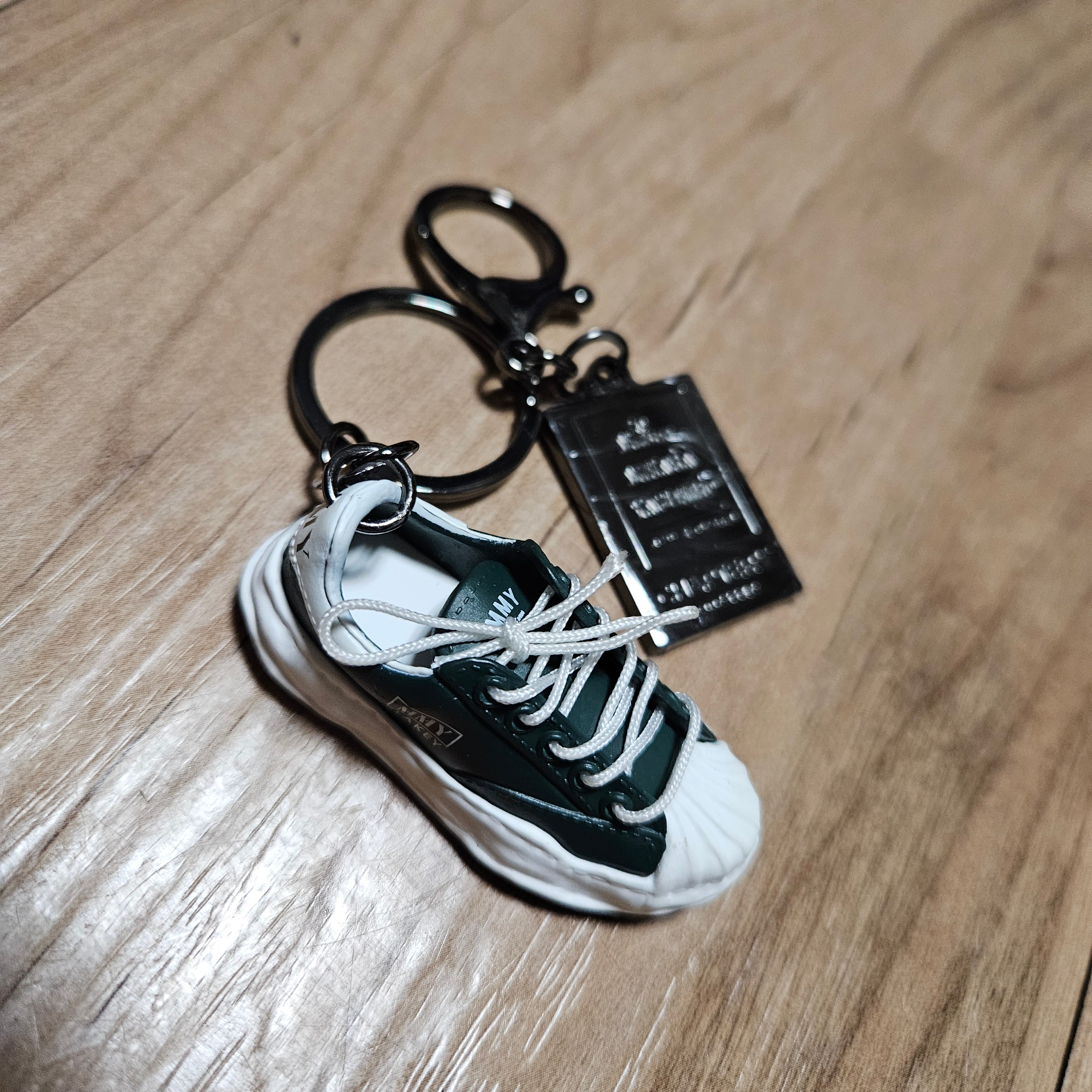Odyssey x Maison Mihara Yasuhiro Blakey Keyring Green 착용 스타일
