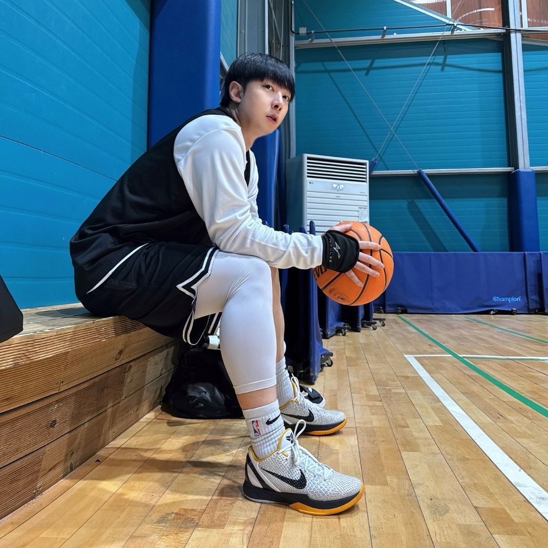 Nike Kobe 6 Protro White Del Sol, Nike Kobe 6 Protro Reverse 착용 스타일 - 1