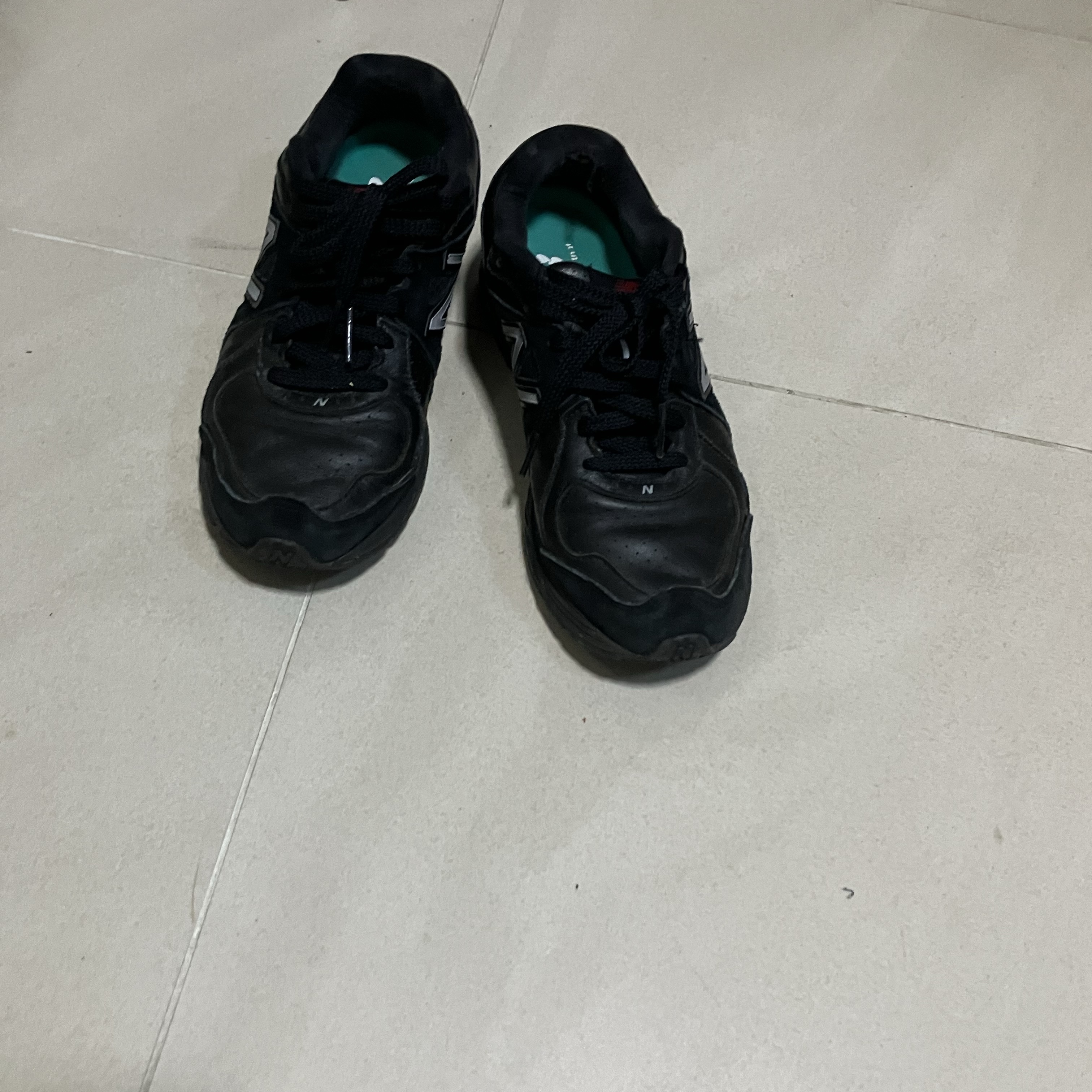 New Balance x Thisisneverthat 860v2 Black 착용 스타일