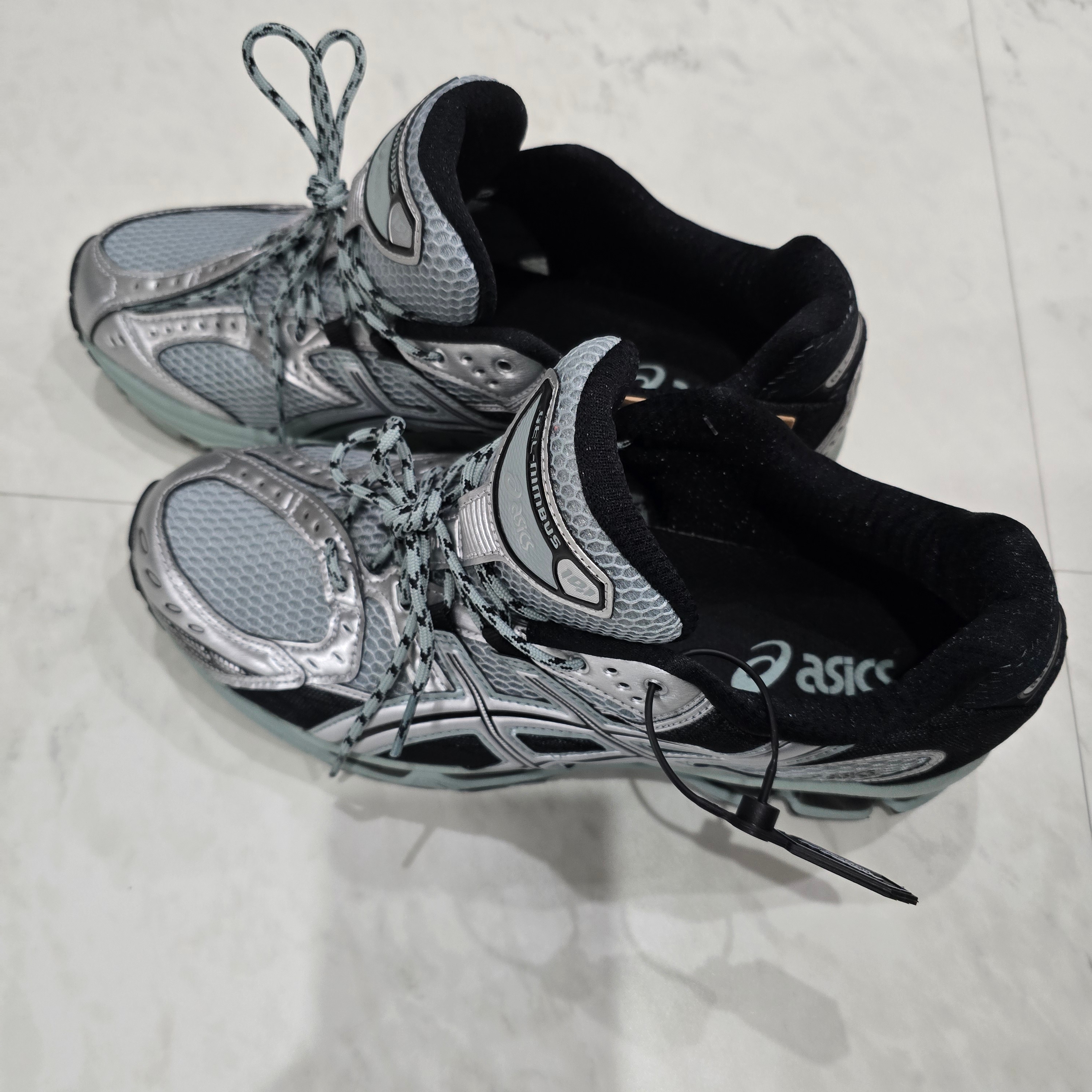 Asics Gel-Nimbus 10.1 Ocean Haze Pure Silver 착용 스타일
