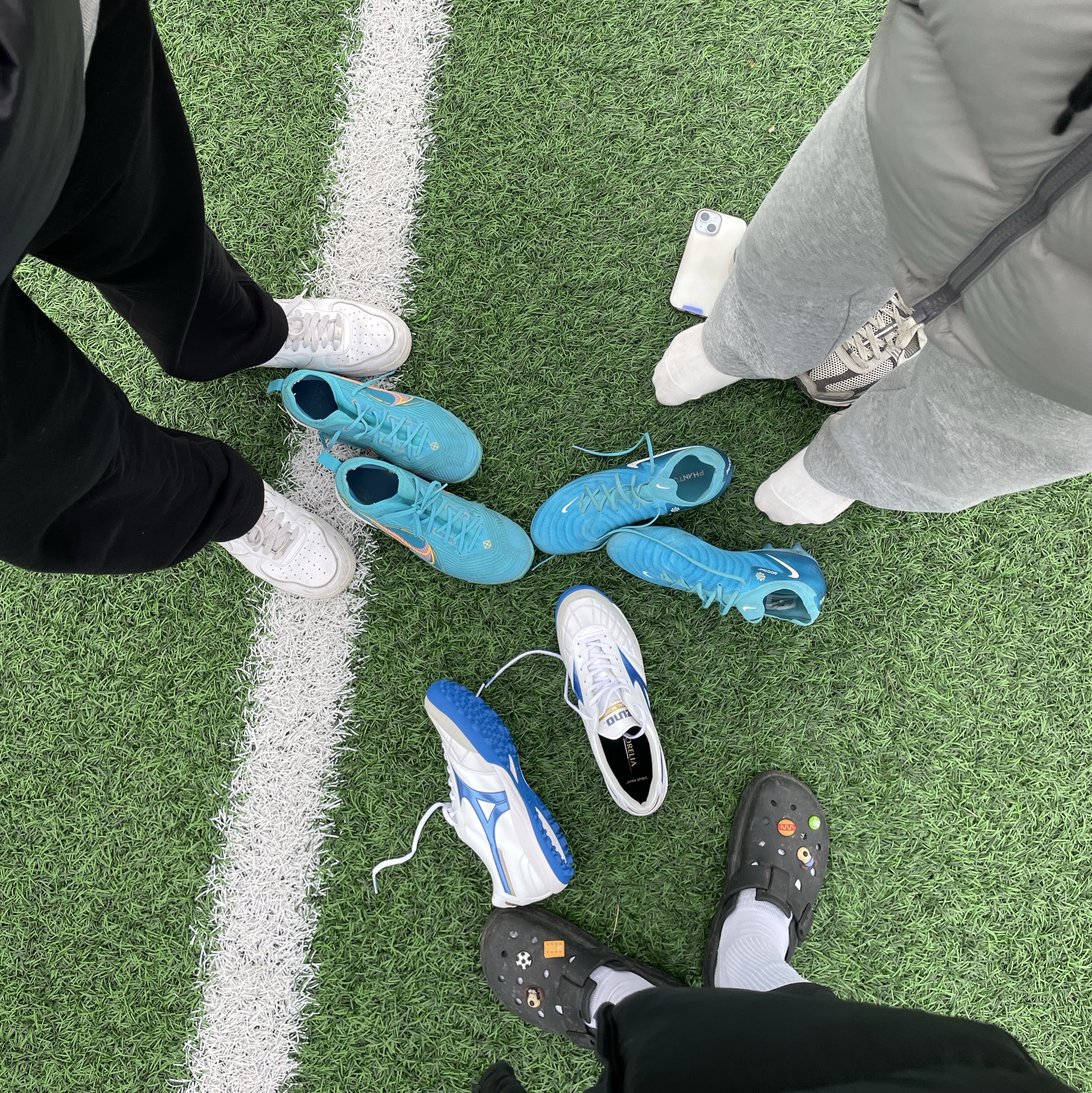 Mizuno Morelia Sala Japan TF White Laser Blue 착용 스타일