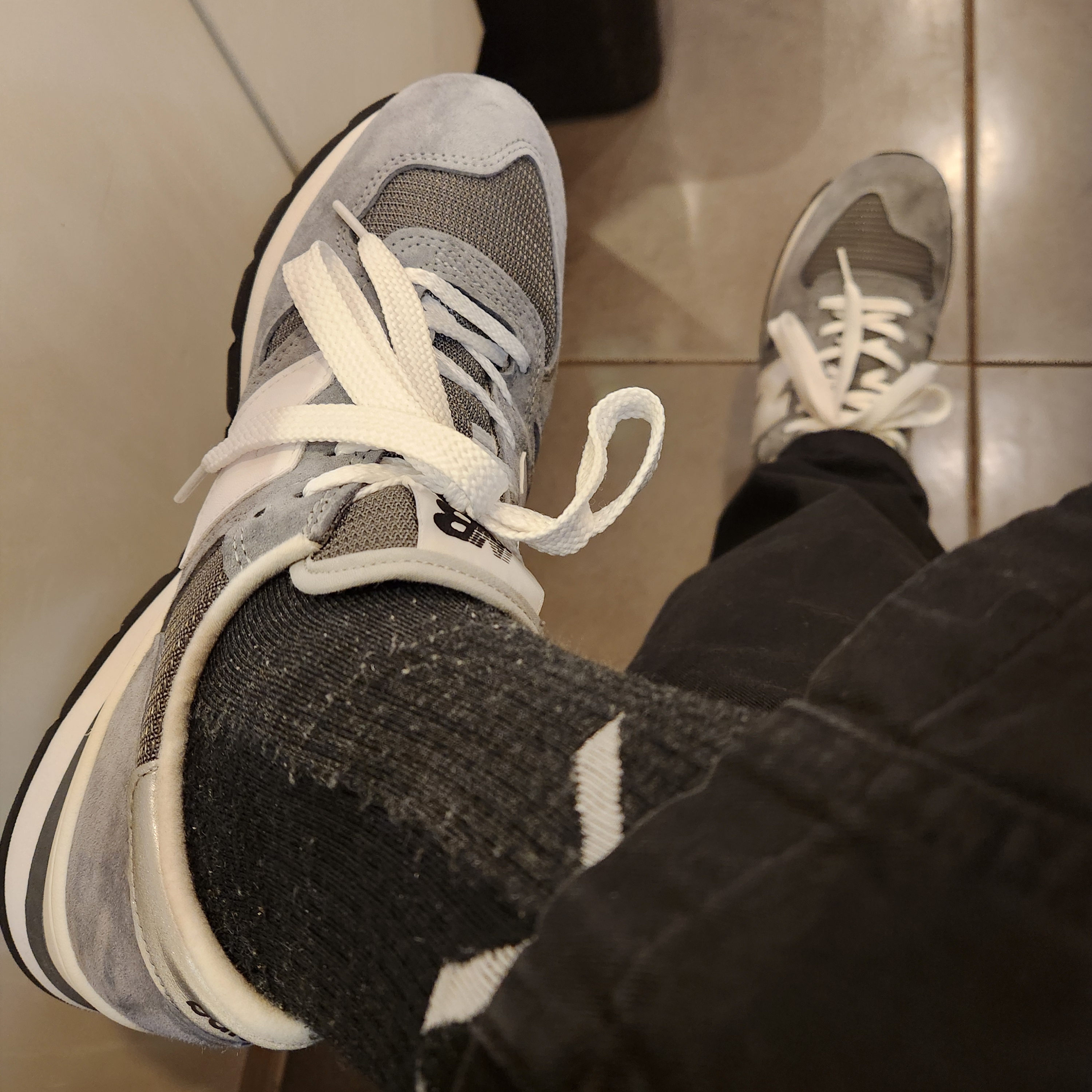 New Balance 990v1 Made in USA Grey White 착용 스타일