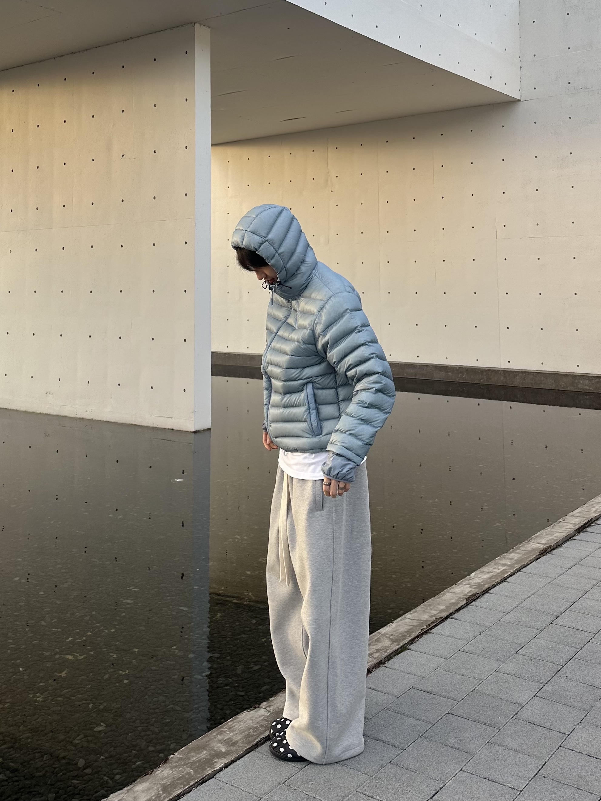 Sansan Gear Suffix Puffer Jacket Sky Blue - 24FW, Nonnod Scuba Pajama Pants Grey 착용 스타일 - 2