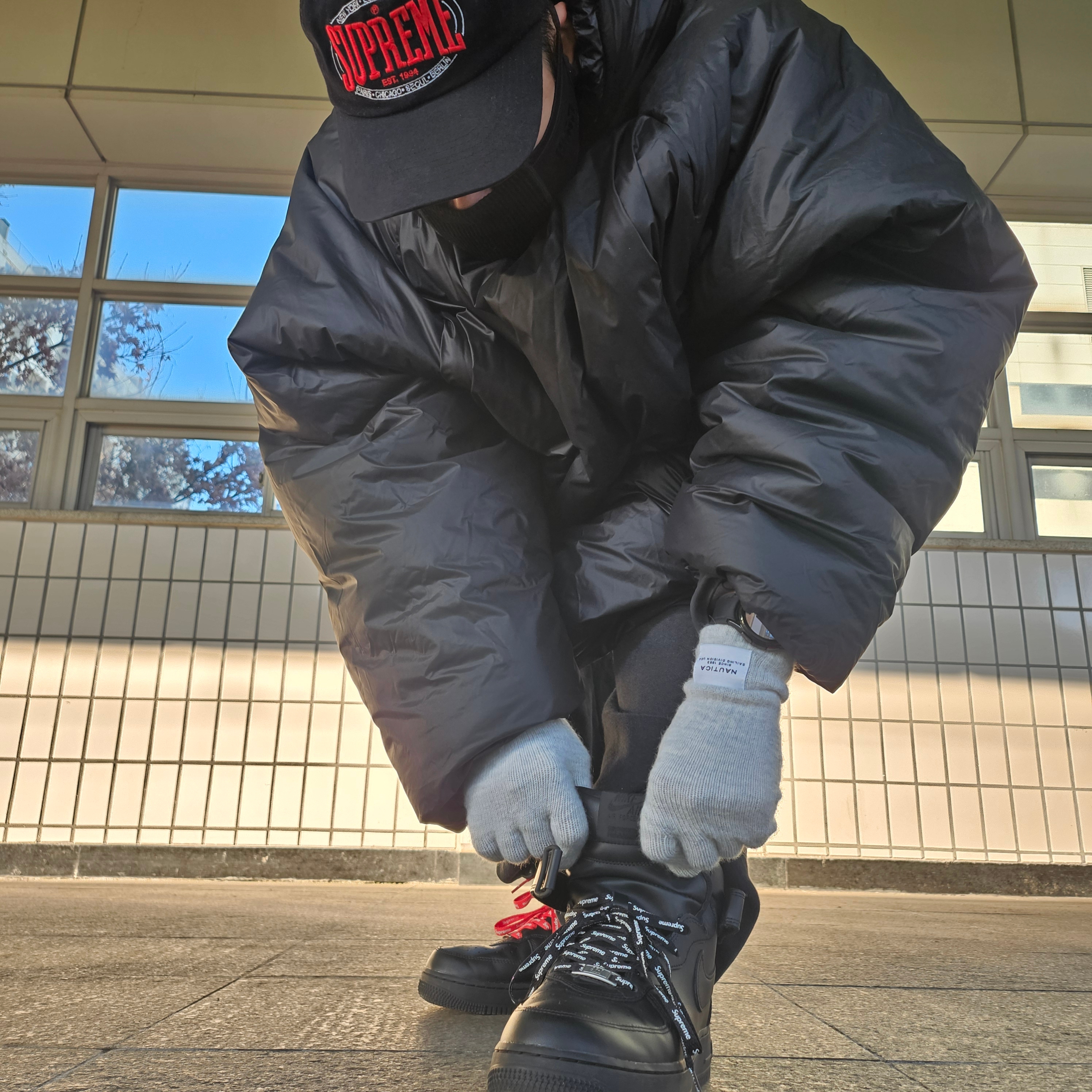 Supreme Warm Up 6-Panel Black - 23FW, Nike x Supreme Air Force 1 Mid Black 착용 스타일 - 1