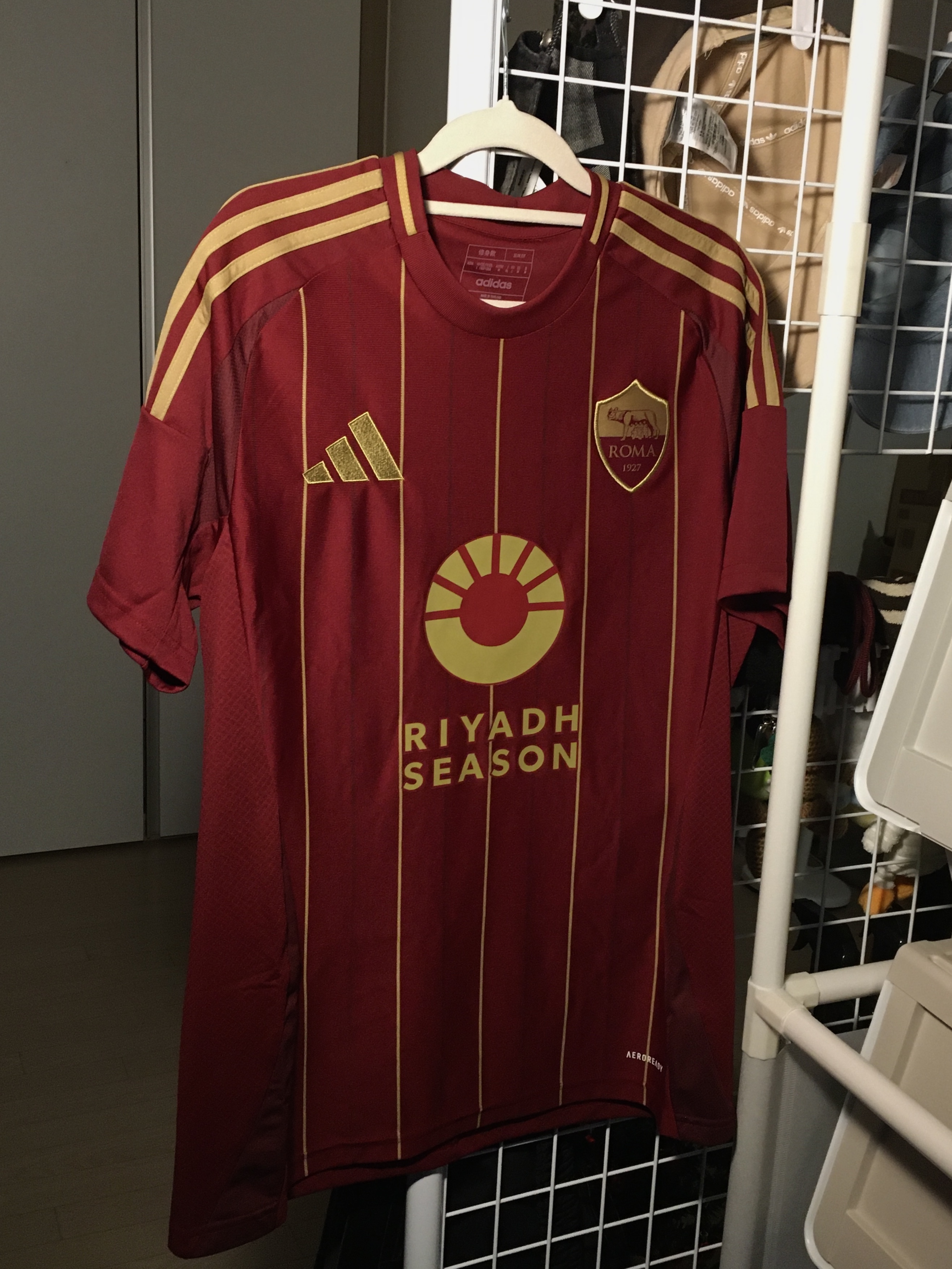 Adidas AS Roma 2024/25 Home Jersey Team Coll Burgundy 2 - KR Sizing (Non Marking Ver.) 착용 스타일