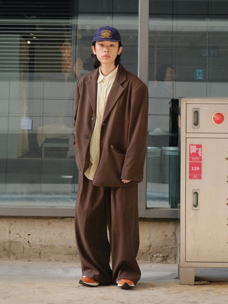 New Balance 2002R Rust Oxide 착용 스타일 - 2