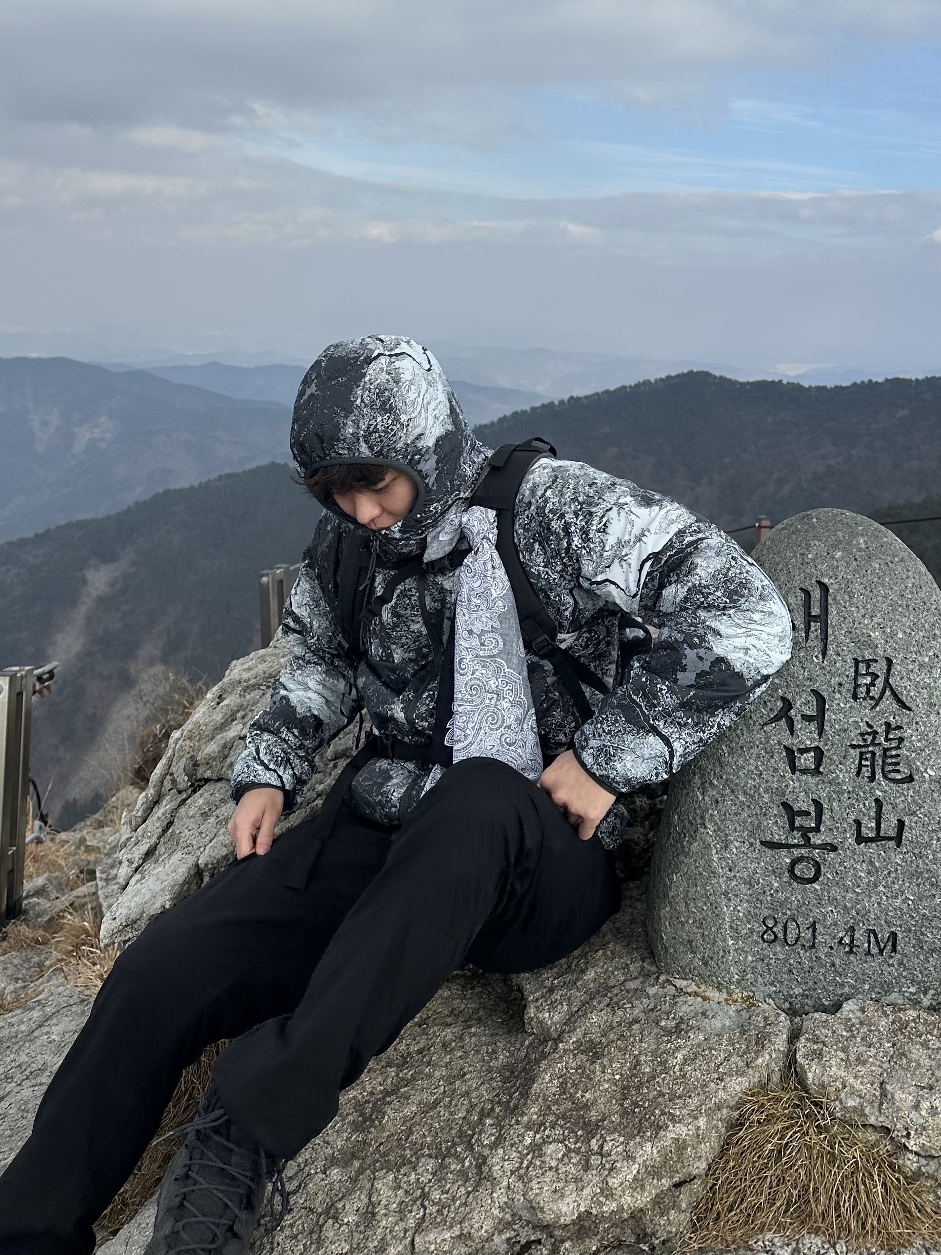 Nike ACG Therma-Fit ADV Rope De Dope Allover Print Jacket Anthracite, Hoka Kaha 2 Gore-Tex Black 착용 스타일 - 1