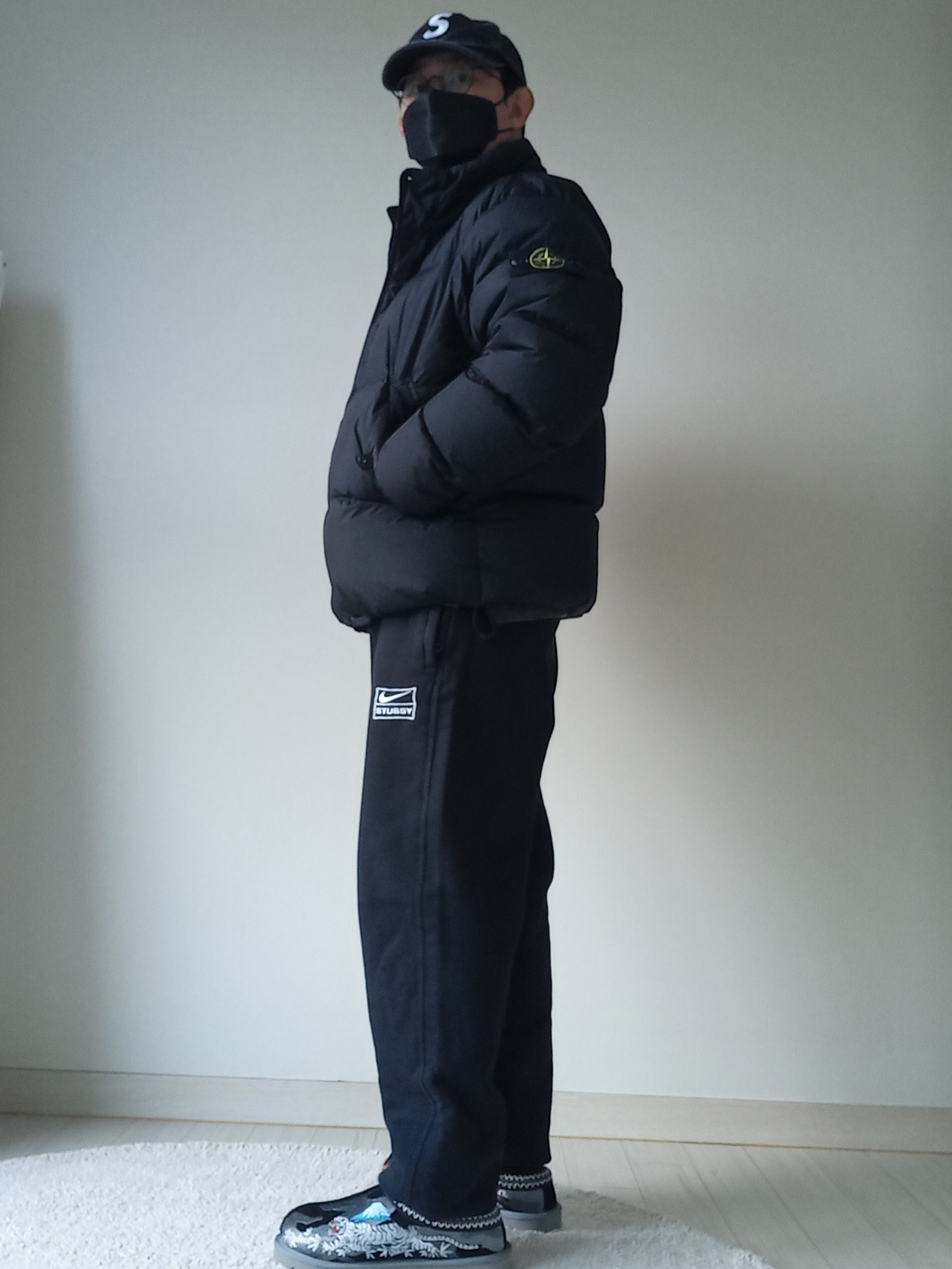 Supreme Cordura Ripstop S Logo 6-Panel Black - 23SS, Nike x Stussy NRG Washed Fleece Crewneck Black (DO5310-010) 착용 스타일 - 1