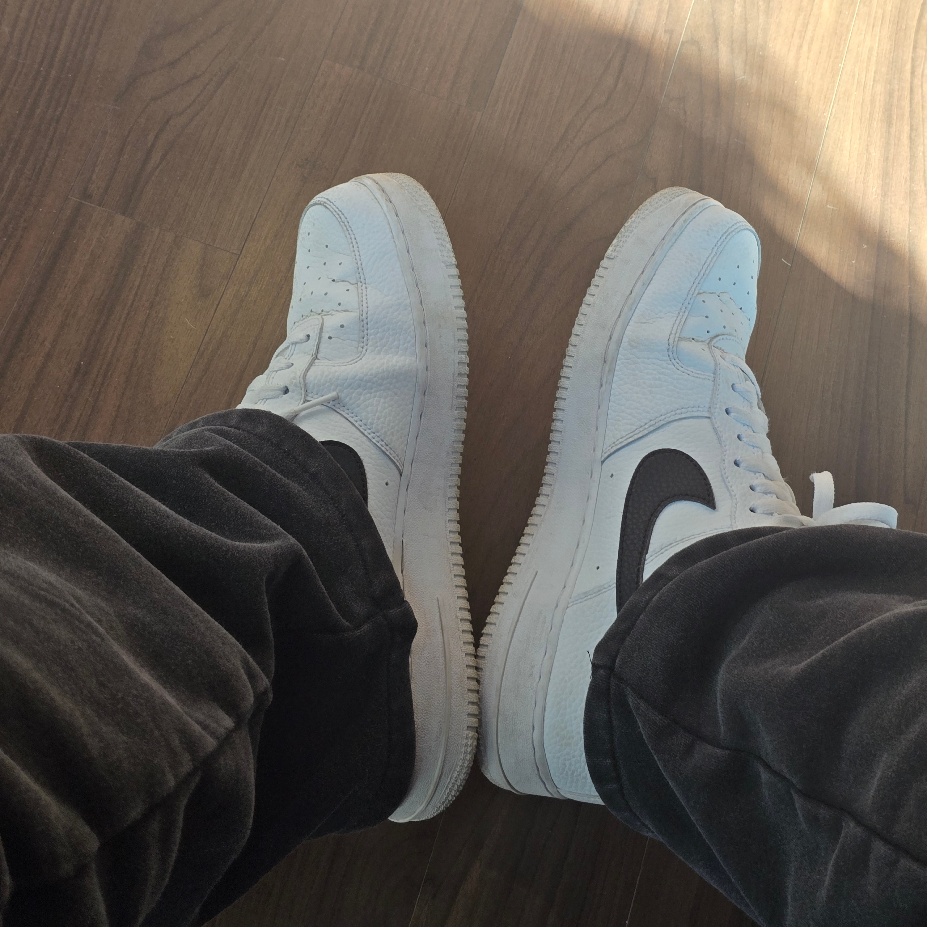 Nike Air Force 1 '07 White Black 착용 스타일