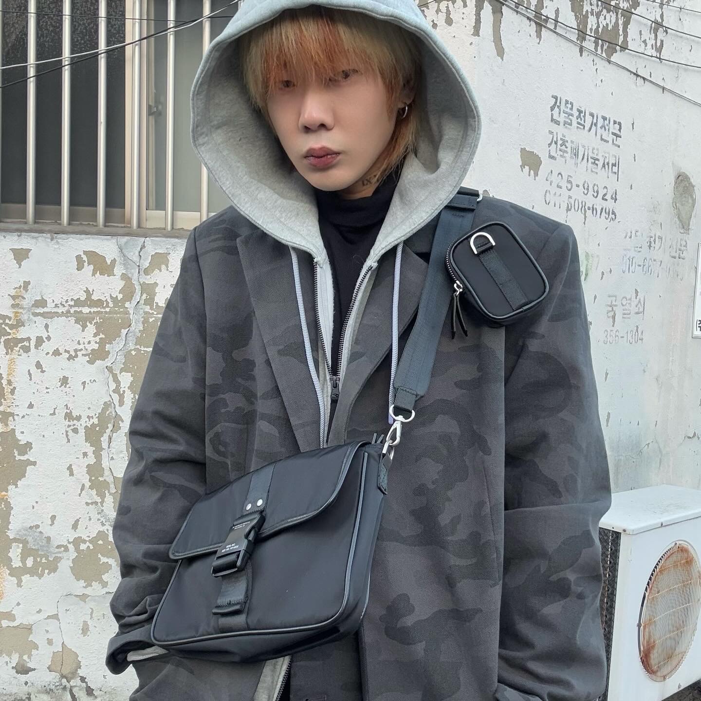 Converse x Drkshdw Turbodrk Chuck 70 Hi Black Lacquered Denim 착용 스타일 - 2