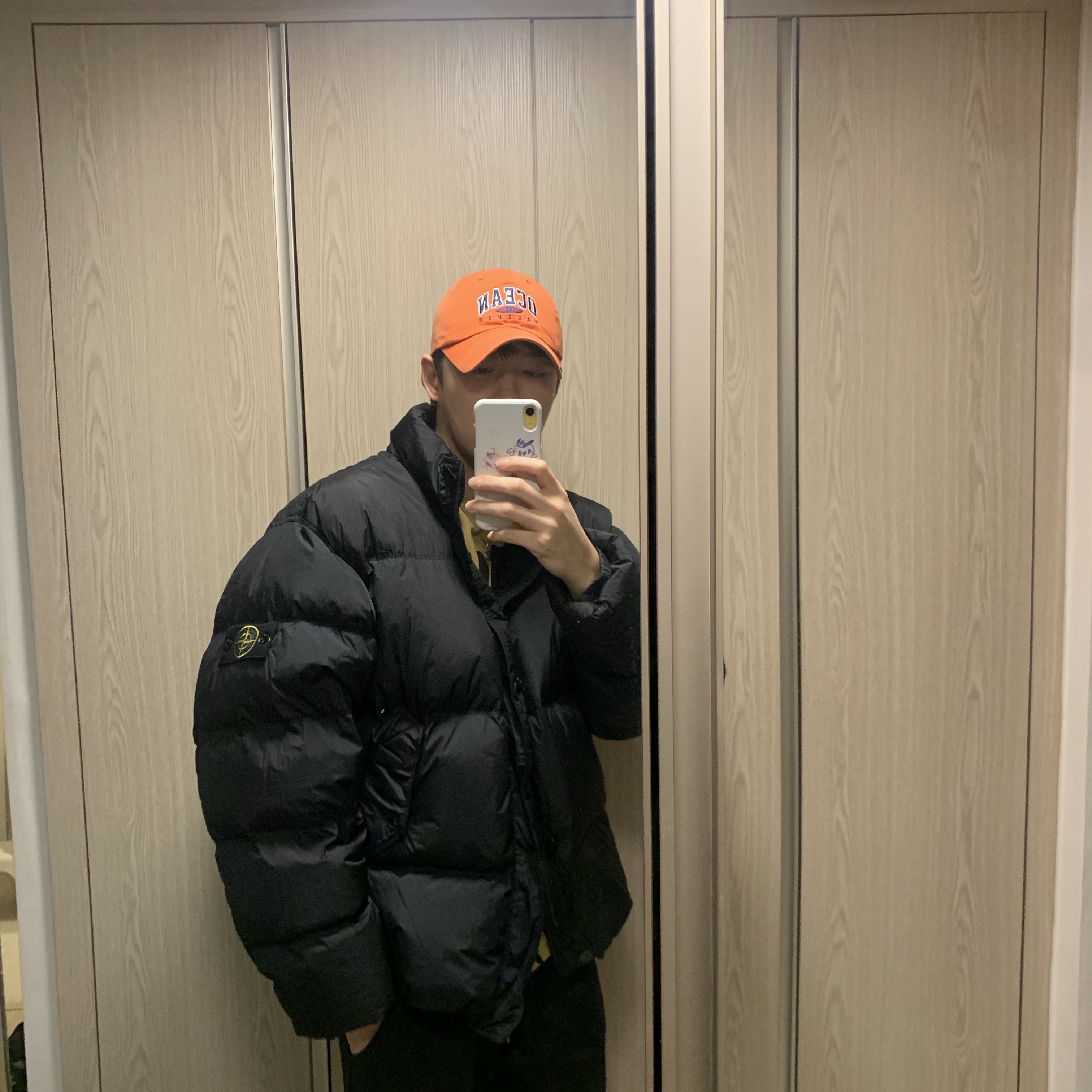 Stone Island 40123 Garment Dyed Crinkle Reps R-NY Down Jacket Black - 24FW 착용 스타일