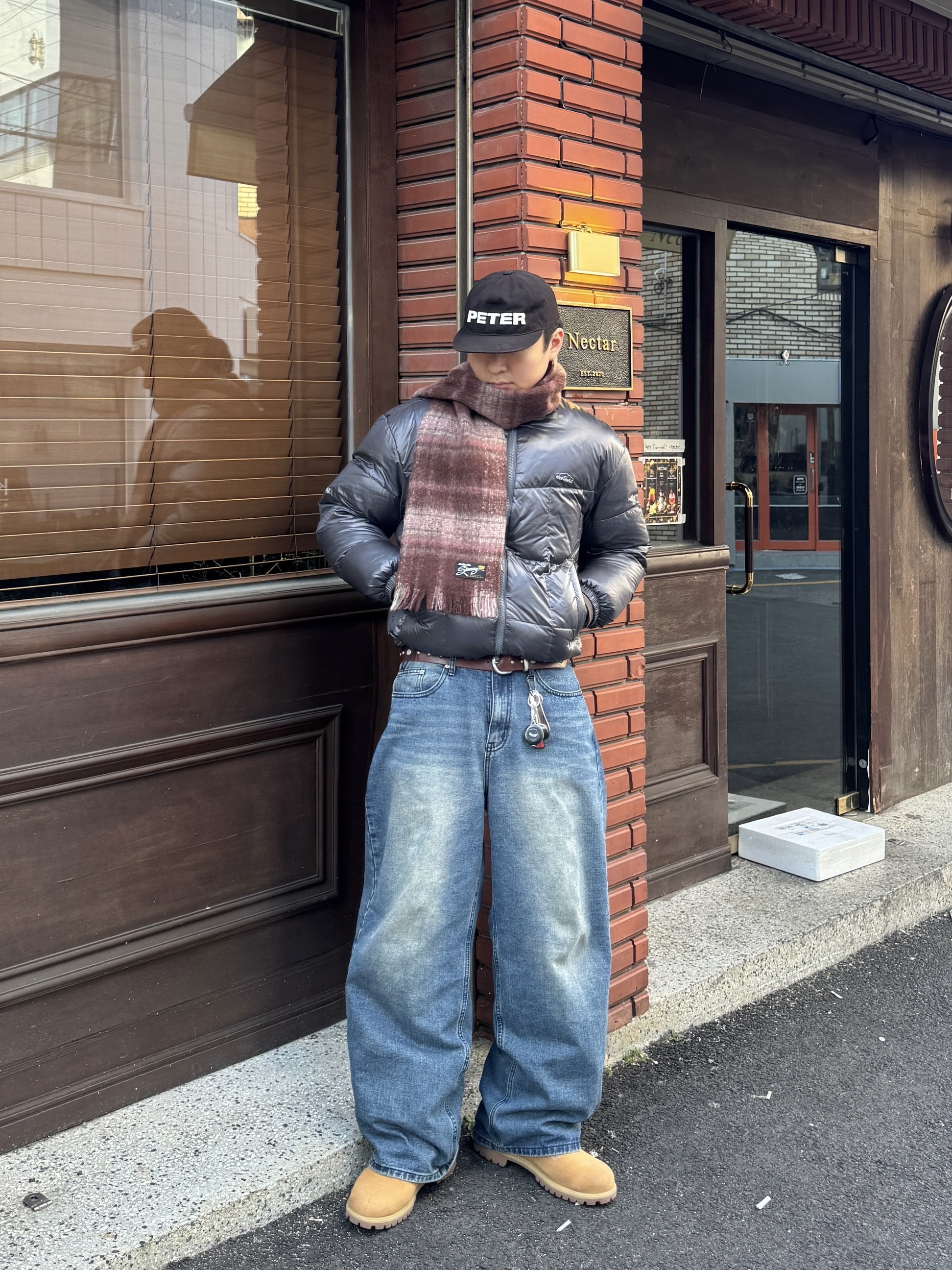 Wildthings Mountain Field Down Puffer Graphite 착용 스타일 - 5