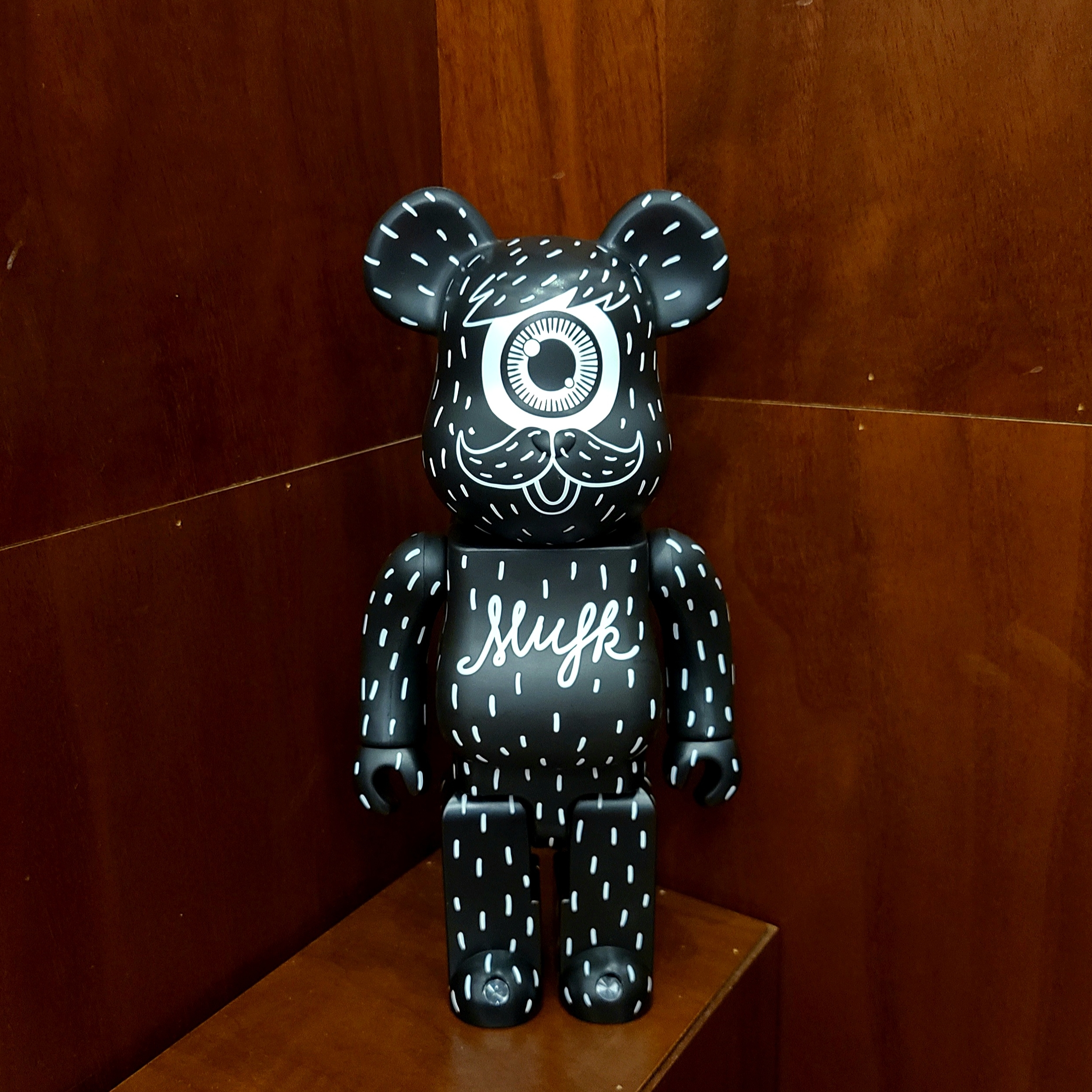 Bearbrick x Shareef 2 100% & 400% Set, Bearbrick Keith Haring #8 100% & 400% Set 착용 스타일 - 6