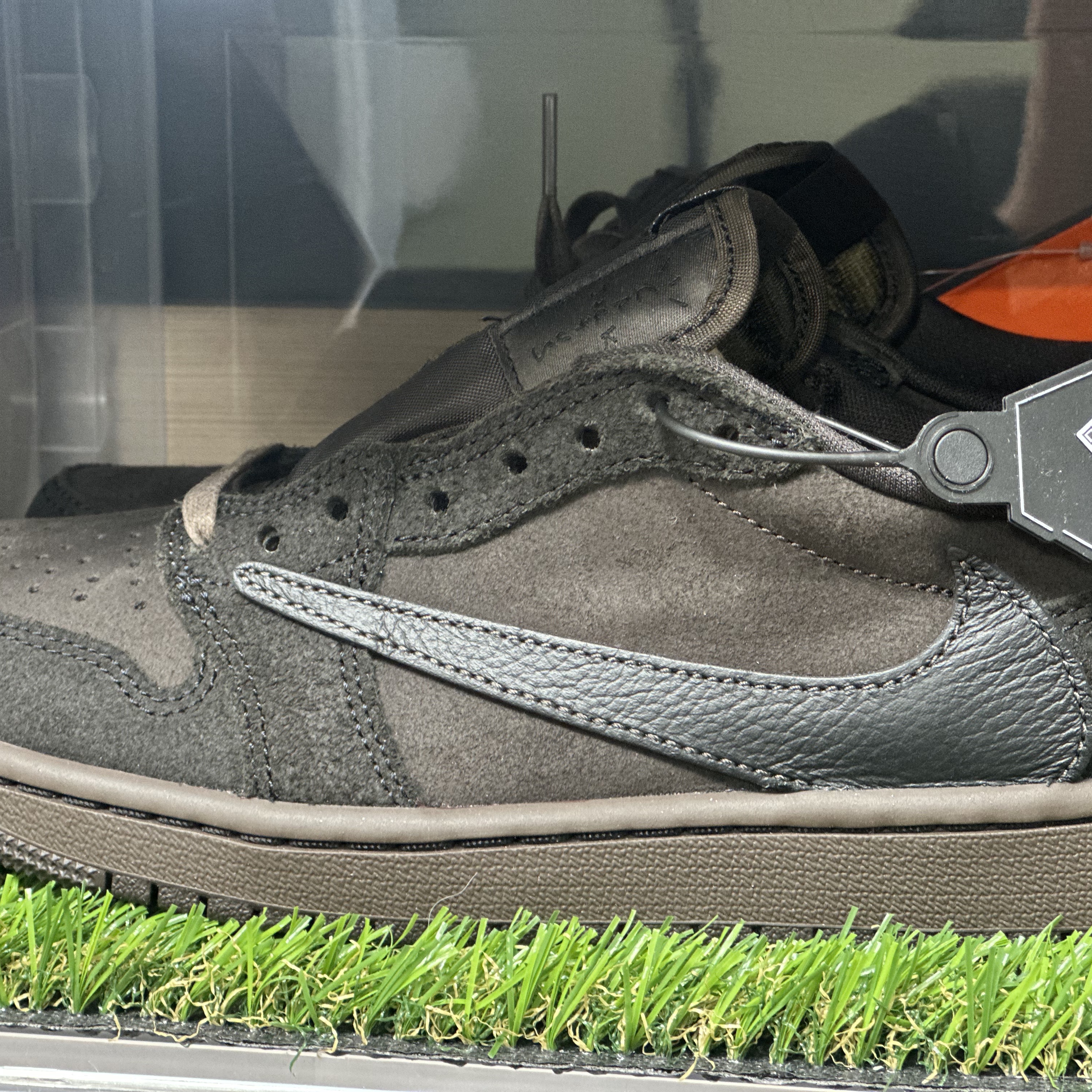 Jordan 1 x Travis Scott Retro Low OG SP Velvet Brown and Dark Mocha 착용 스타일