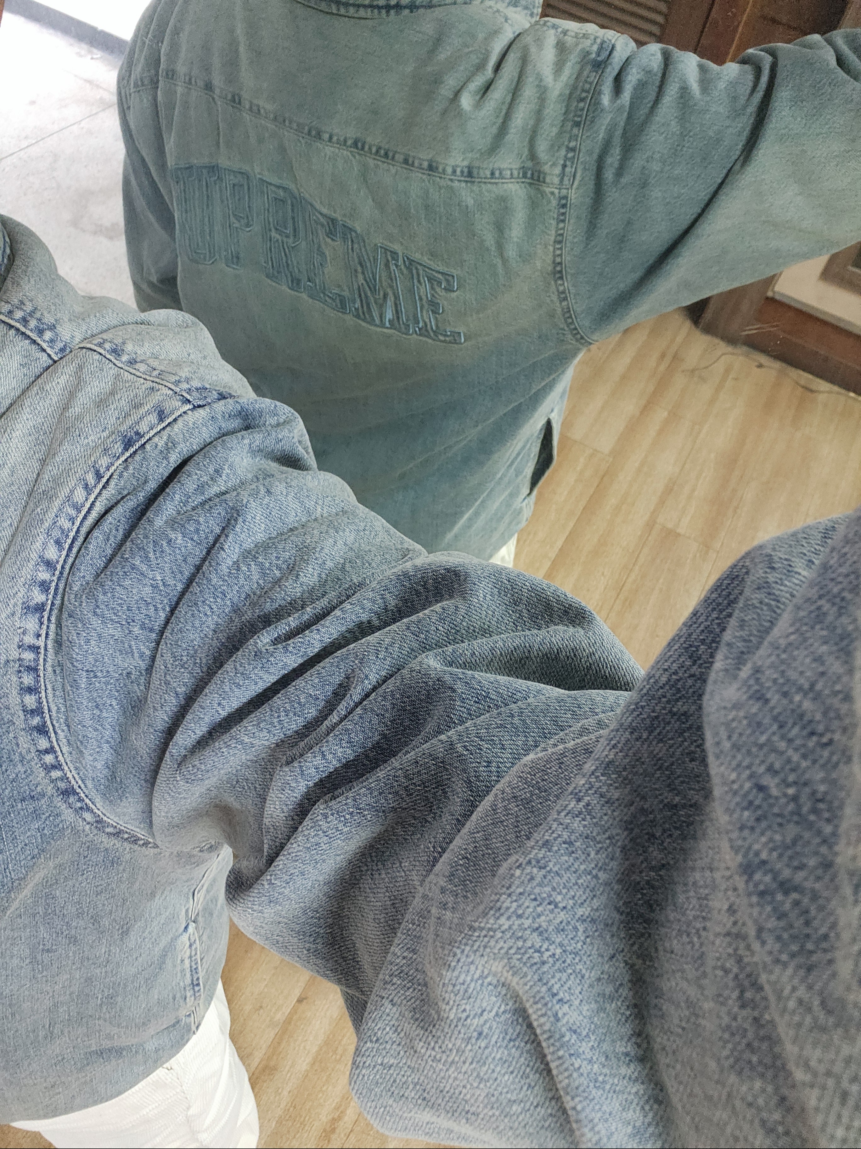 Supreme Faux Shearling Lined Work Shirt Washed Indigo Denim - 24FW, Adidas Yeezy Boost 700 V2 Static 2022 착용 스타일 - 2