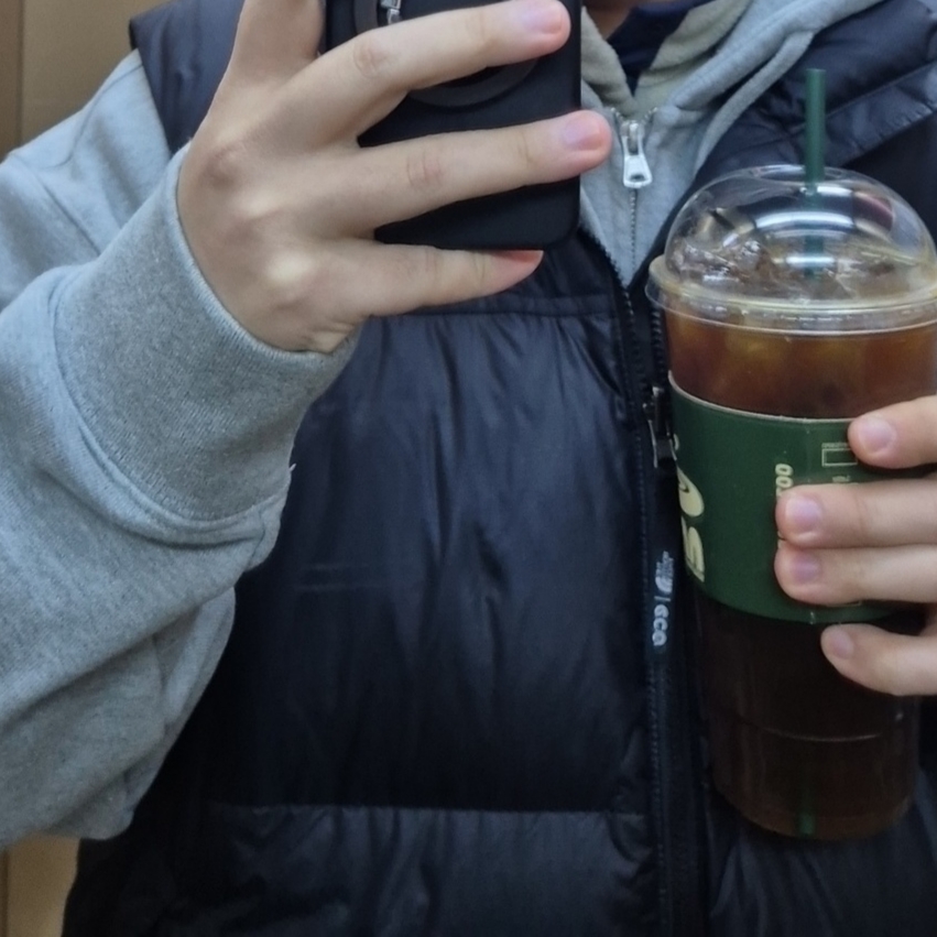 The North Face 1996 Retro Nuptse Vest Black 착용 스타일
