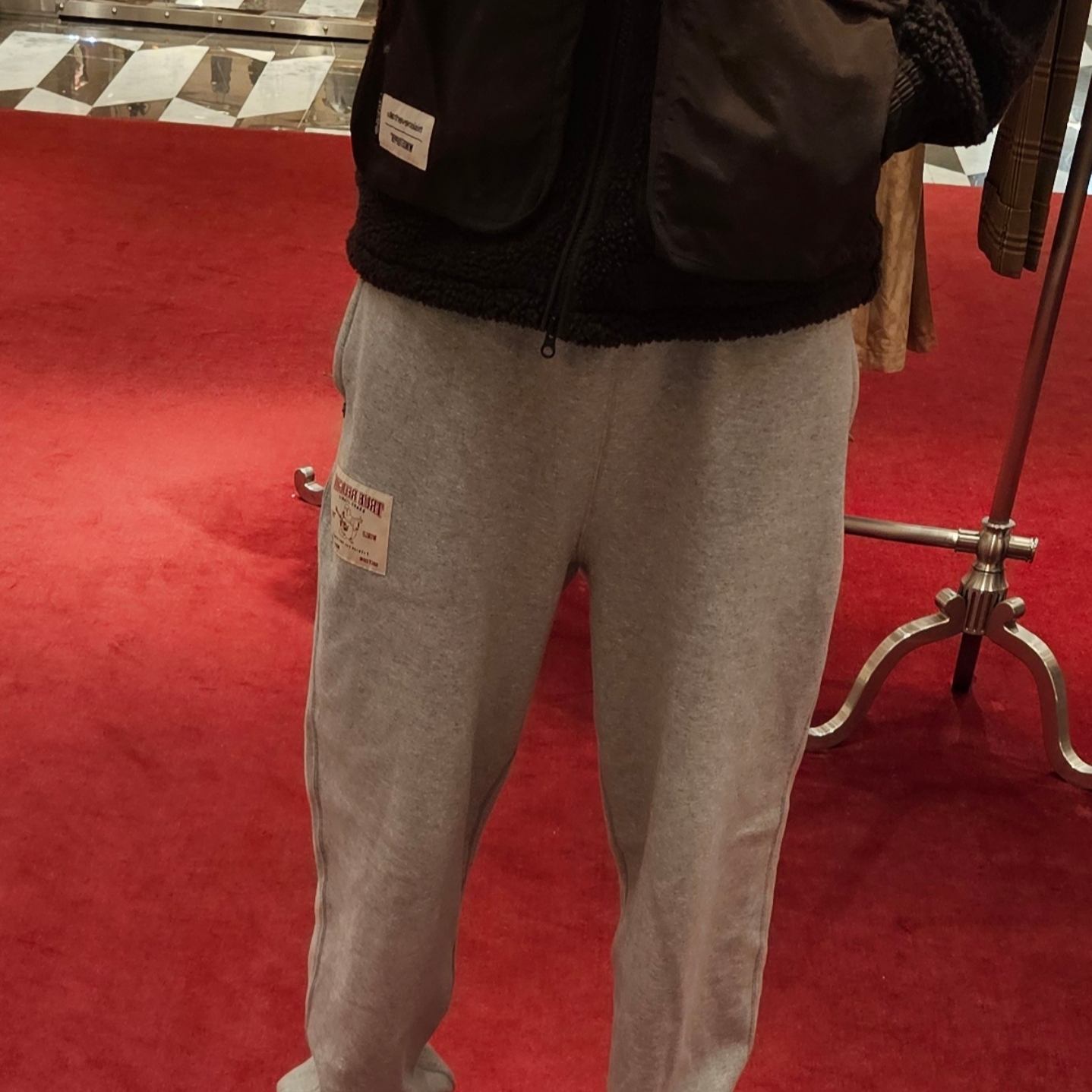 True Religion TR Classic Sweatpants Melnage Grey 착용 스타일