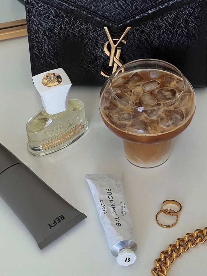 Chanel Le Lift La Creme Main Hand Cream 50ml, Jo Malone English Pear & Freesia Body Creme 50ml 착용 스타일 - 2