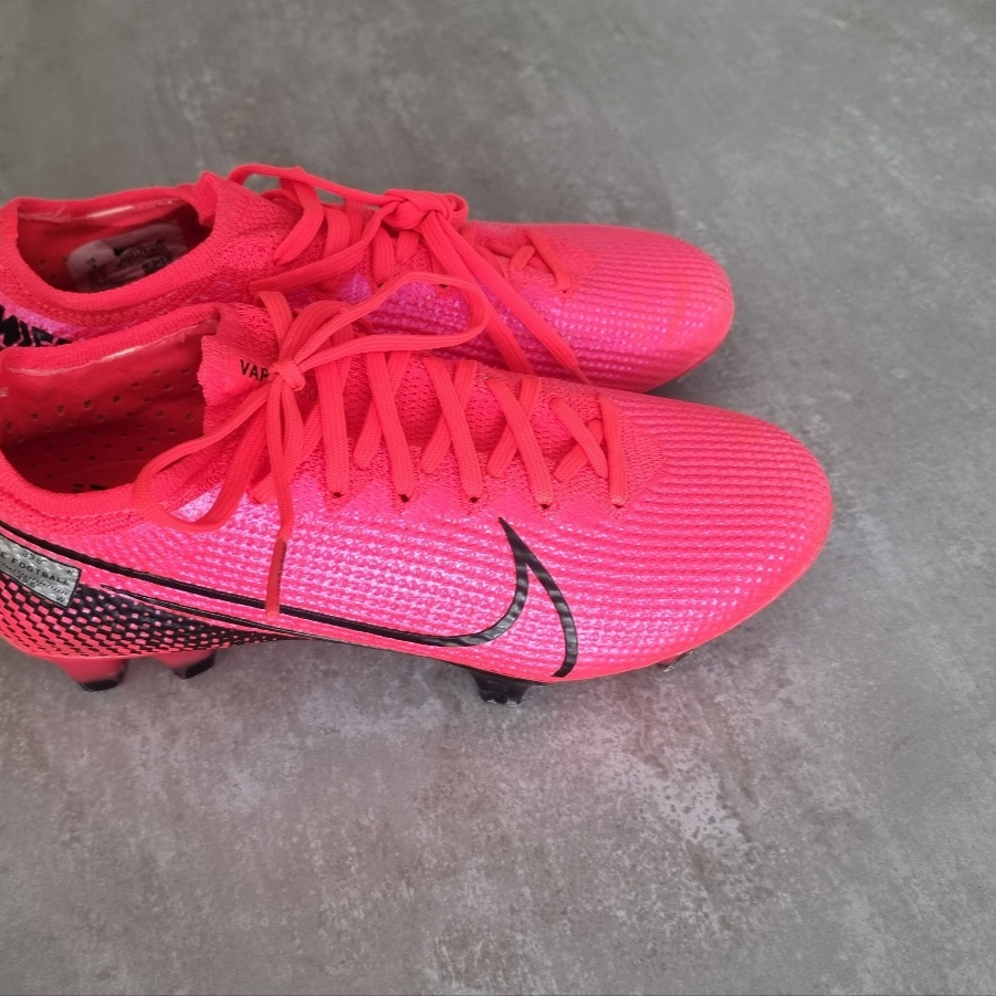 Nike Mercurial Vapor 13 Elite FG Laser Crimson Black 착용 스타일 - 1