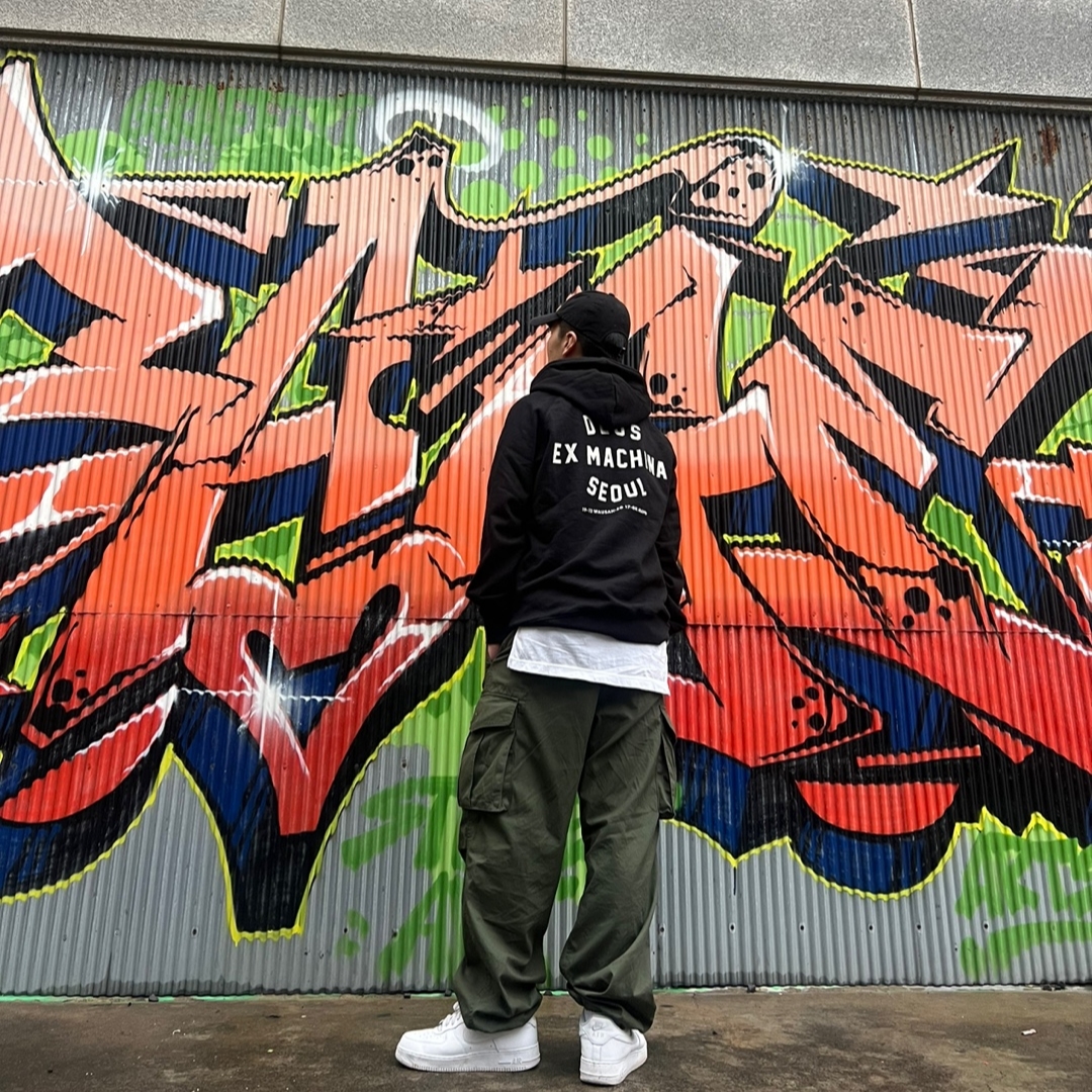 Deus Ex Machina Seoul Address Hoodie Black, Dada Logo Cap Black White 착용 스타일