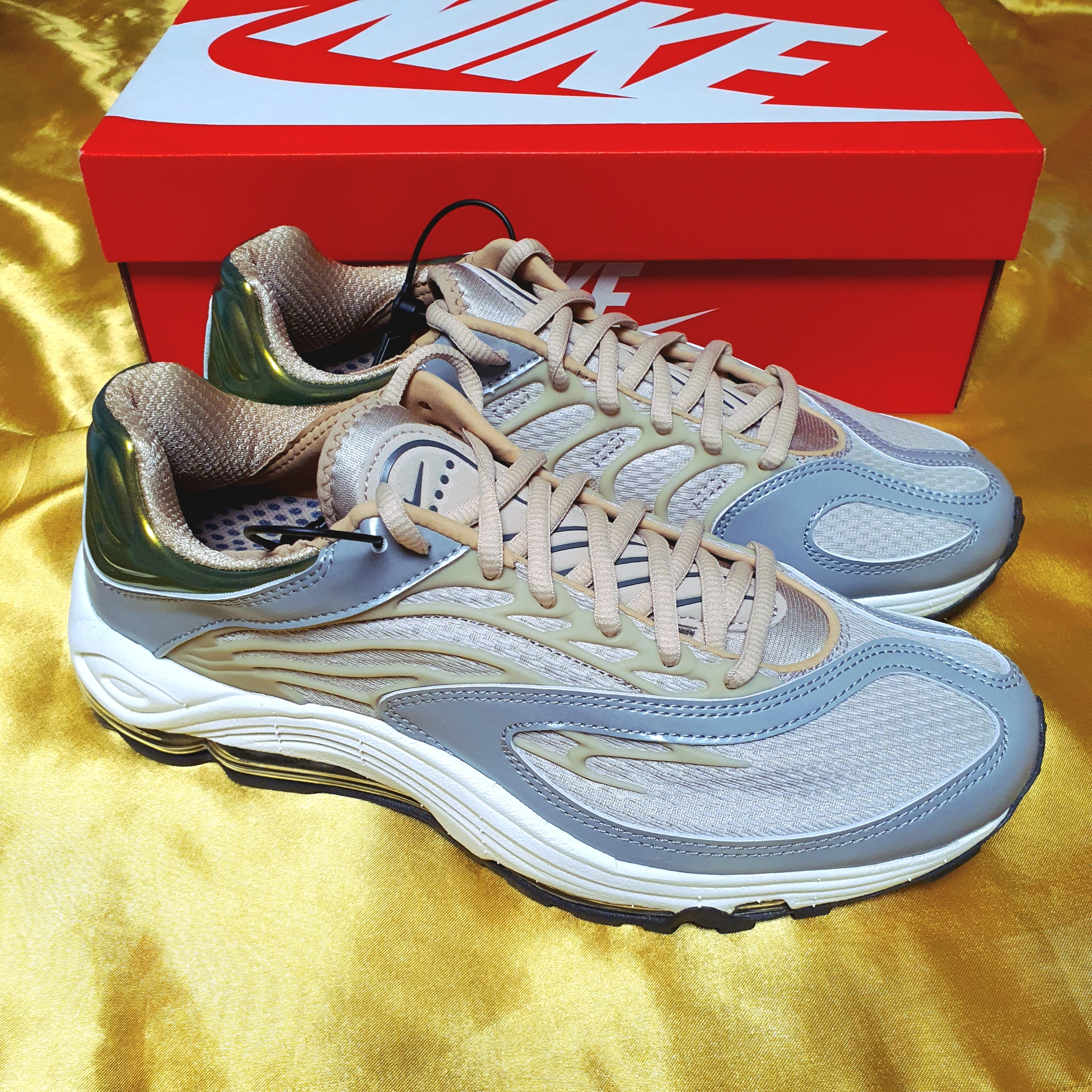 Nike Air Tuned Max Cream Iron Grey 착용 스타일 - 2