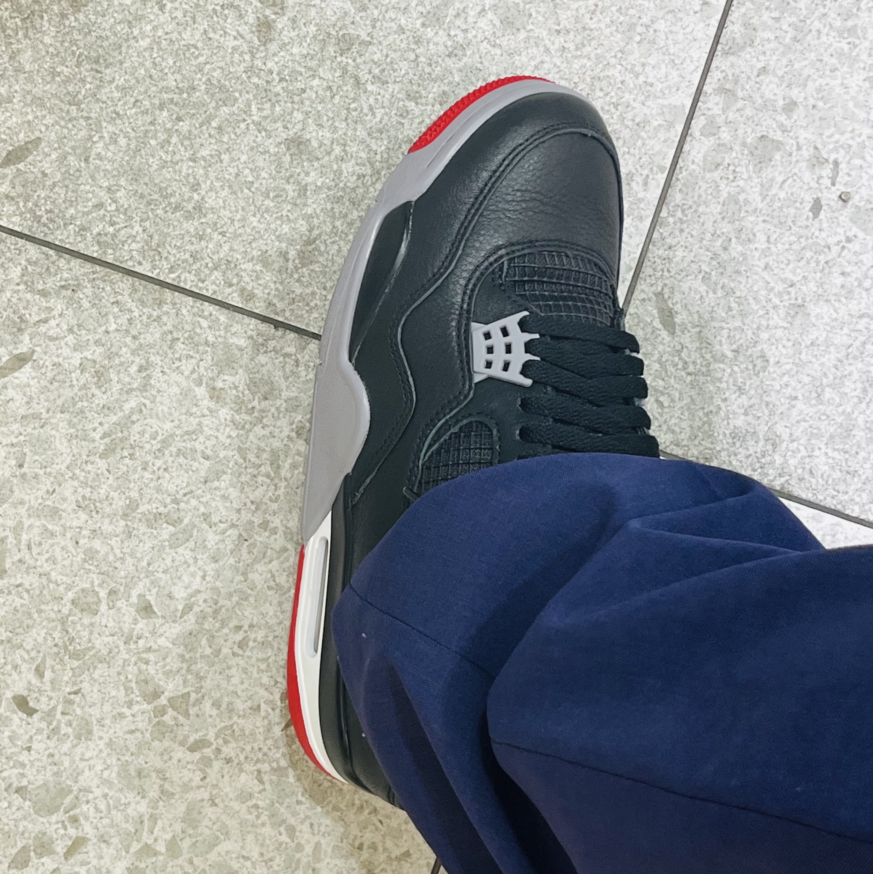 Jordan 4 Retro Bred Reimagined 착용 스타일 - 1