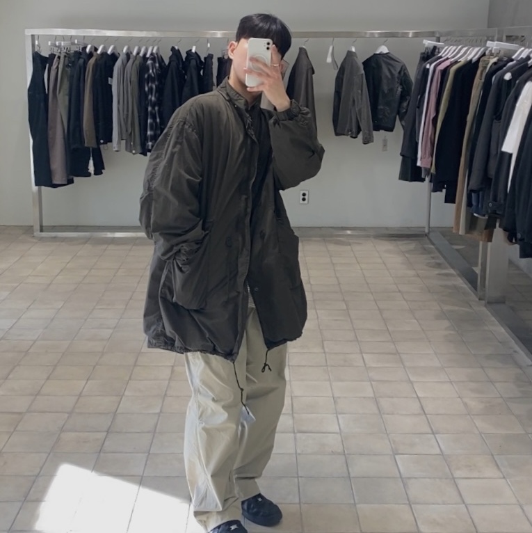 Nike Air Force 1 '07 Low Triple Black 착용 스타일