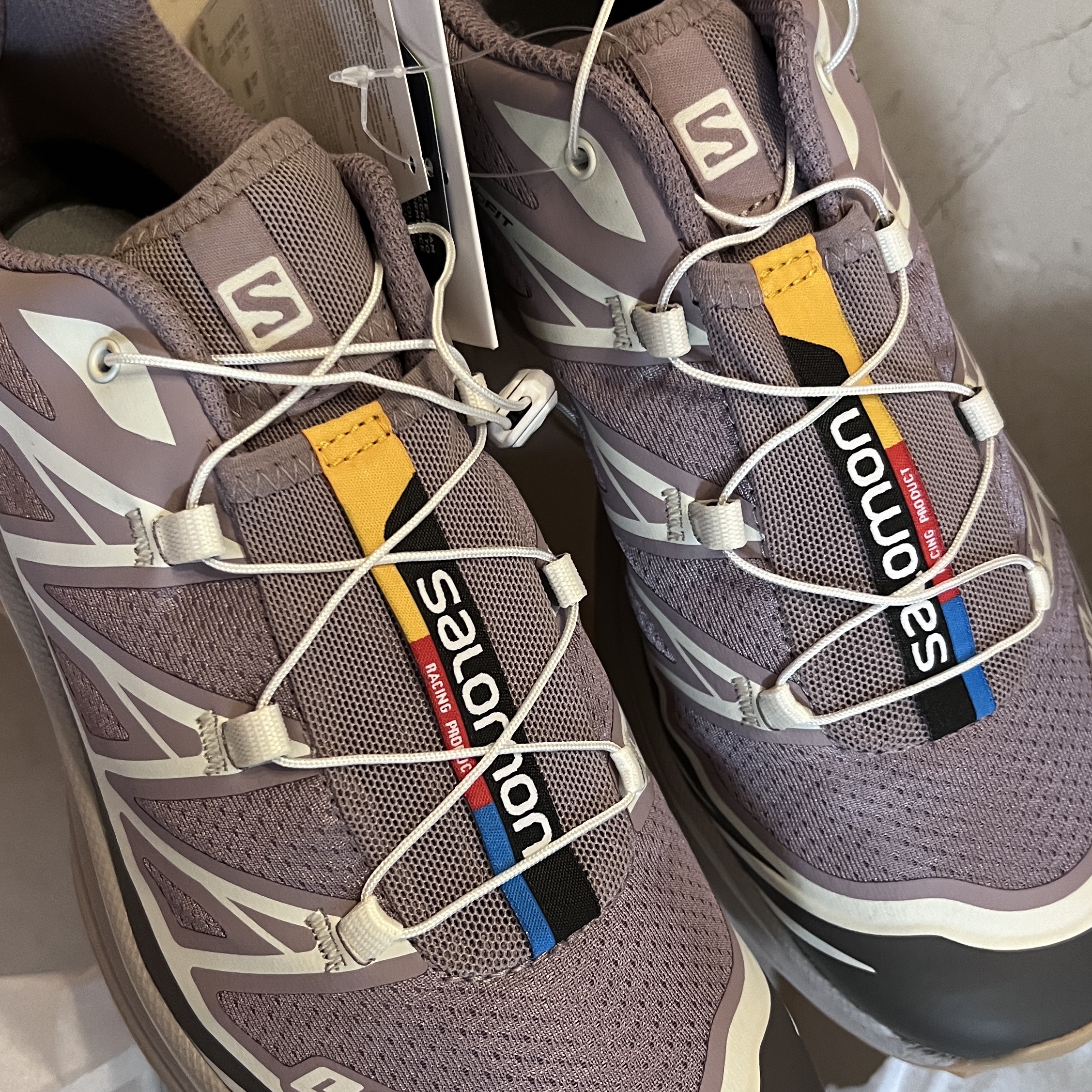 Salomon XT-6 Quail Plum Kitten 착용 스타일