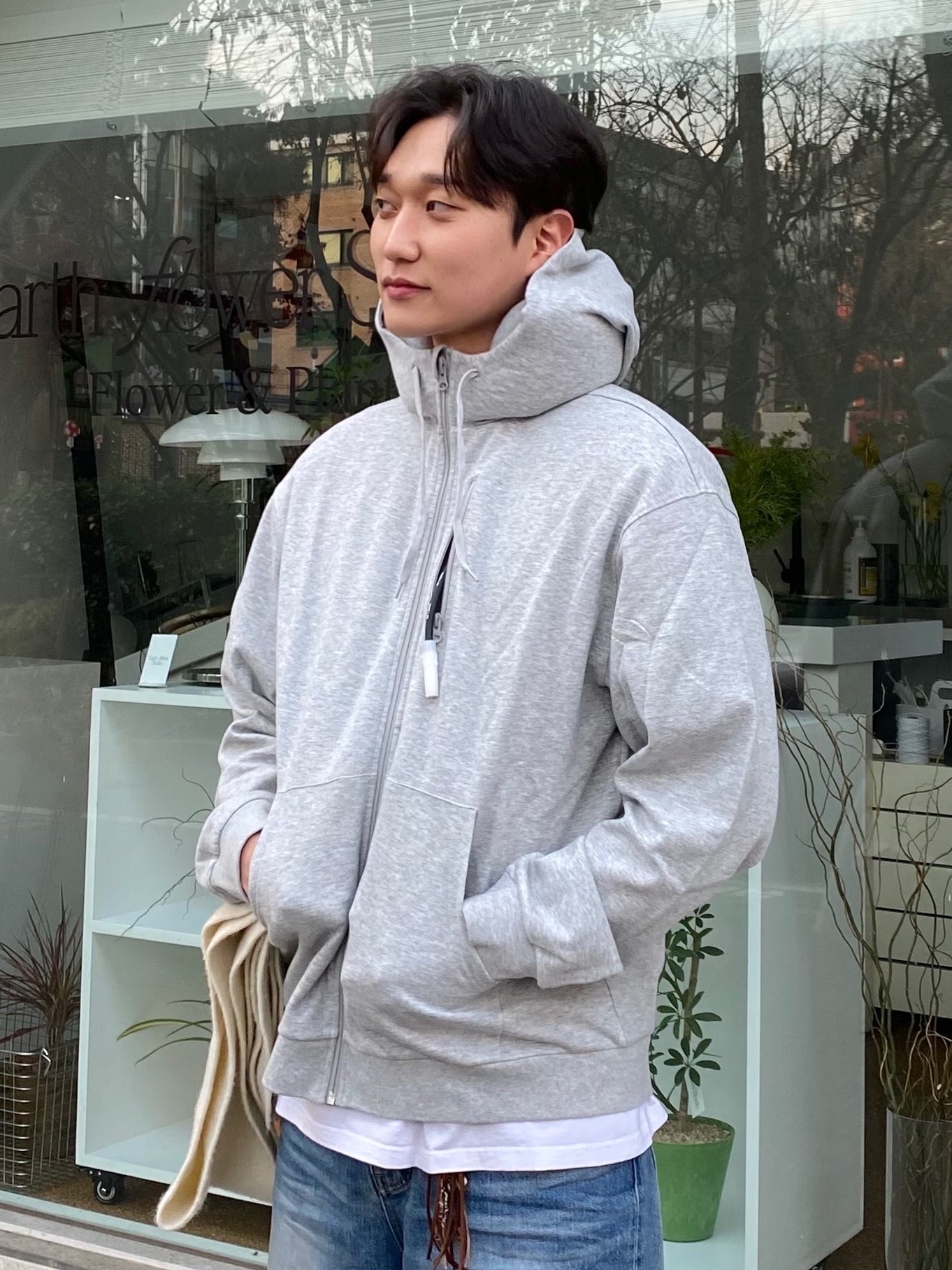 UGG Tasman Slipper Chestnut, STU X MIZUNO Stu Logo Embroidery Denim Pants Mid Blue 착용 스타일 - 4