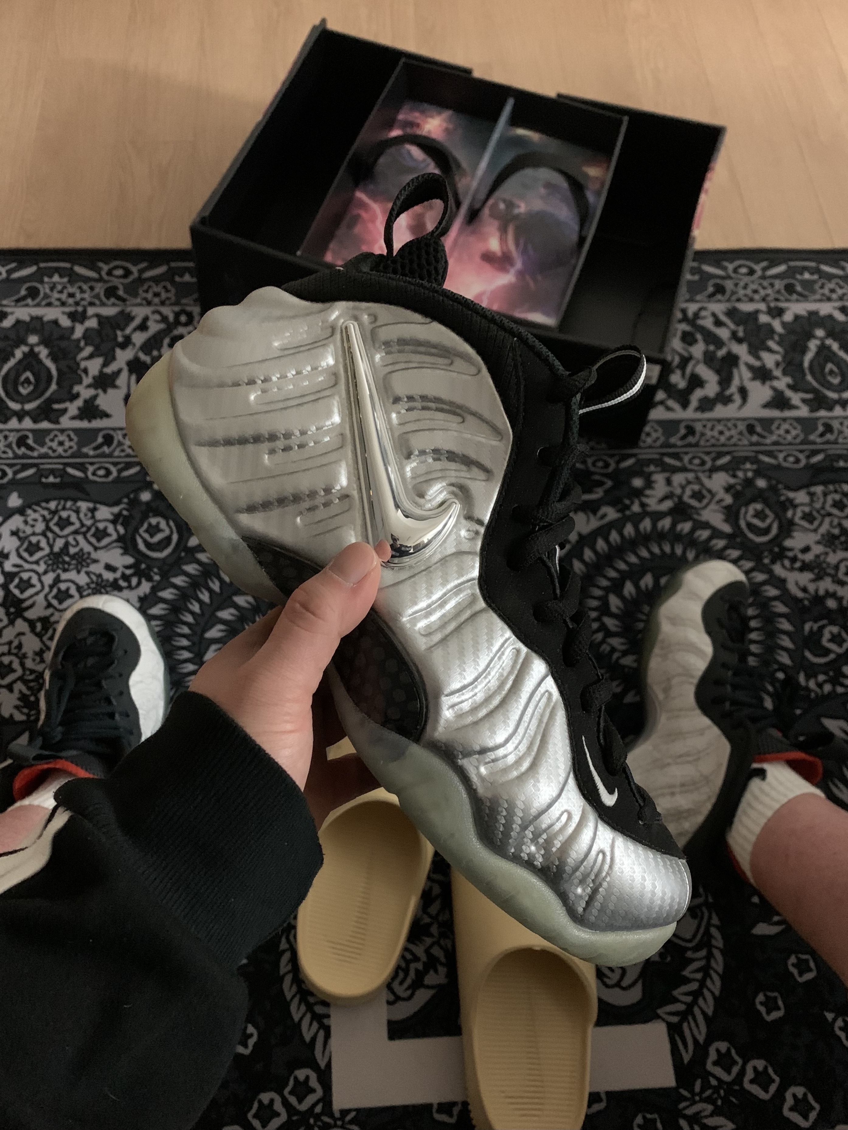 Nike x Tekken 8 Air Foamposite One PRM Jin, Nike Air Foamposite Pro Silver Surfer 착용 스타일
