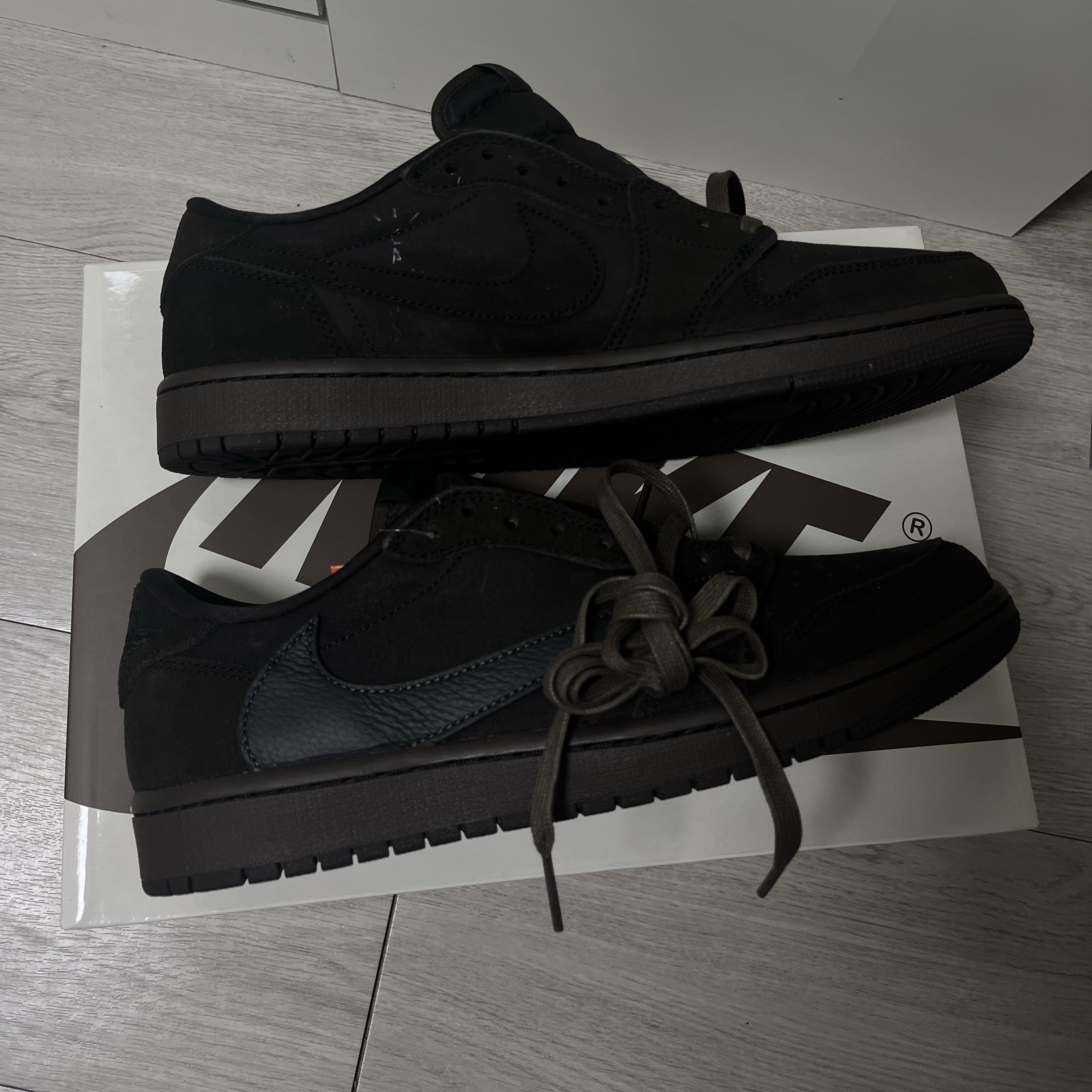 Jordan 1 x Travis Scott Retro Low OG SP Velvet Brown and Dark Mocha 착용 스타일