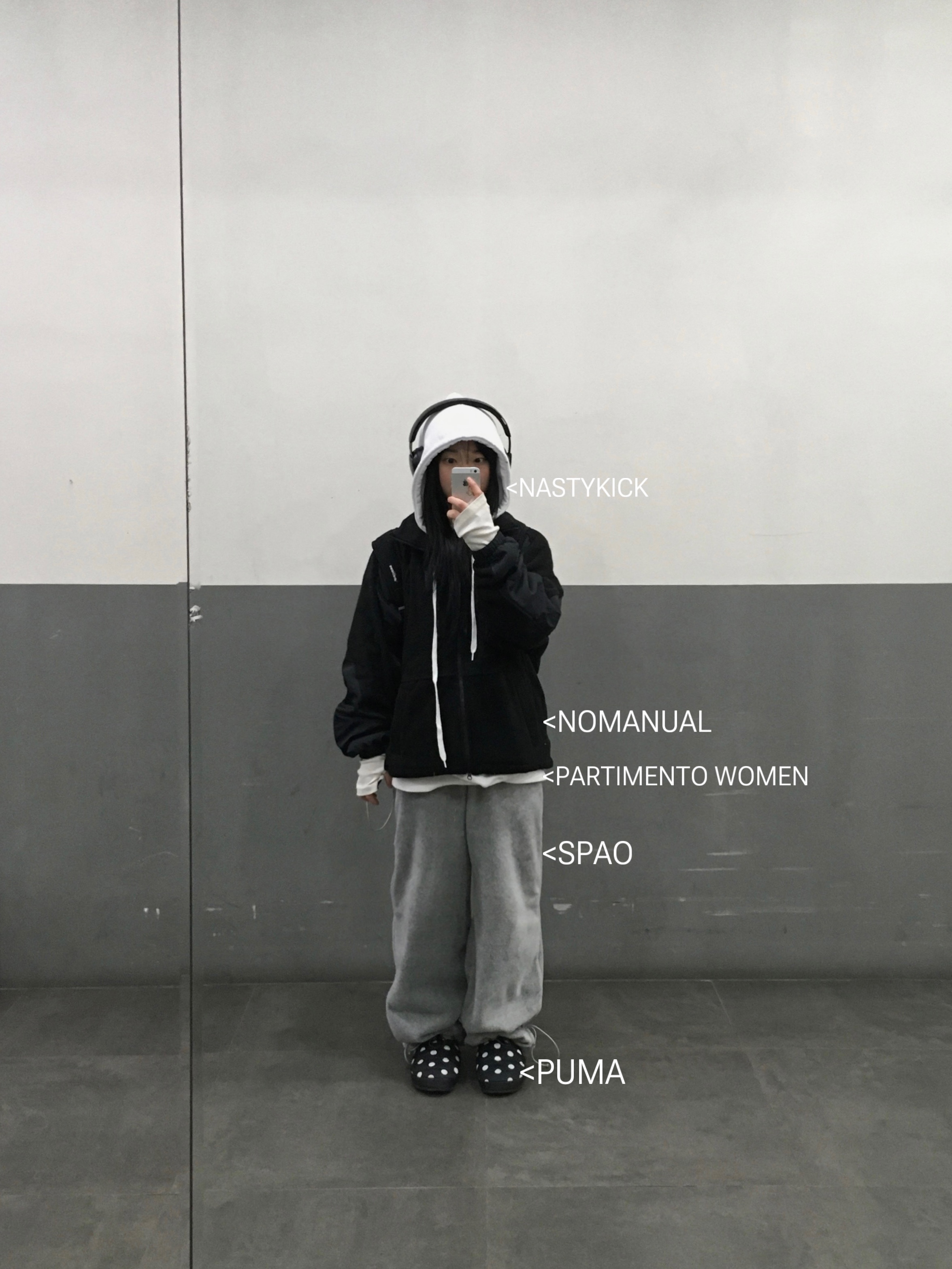(W) UGG Mini Platform Boots Black, Sou Sou Canvas Soft Gamaguchi Bag (Double Layer) 착용 스타일 - 7