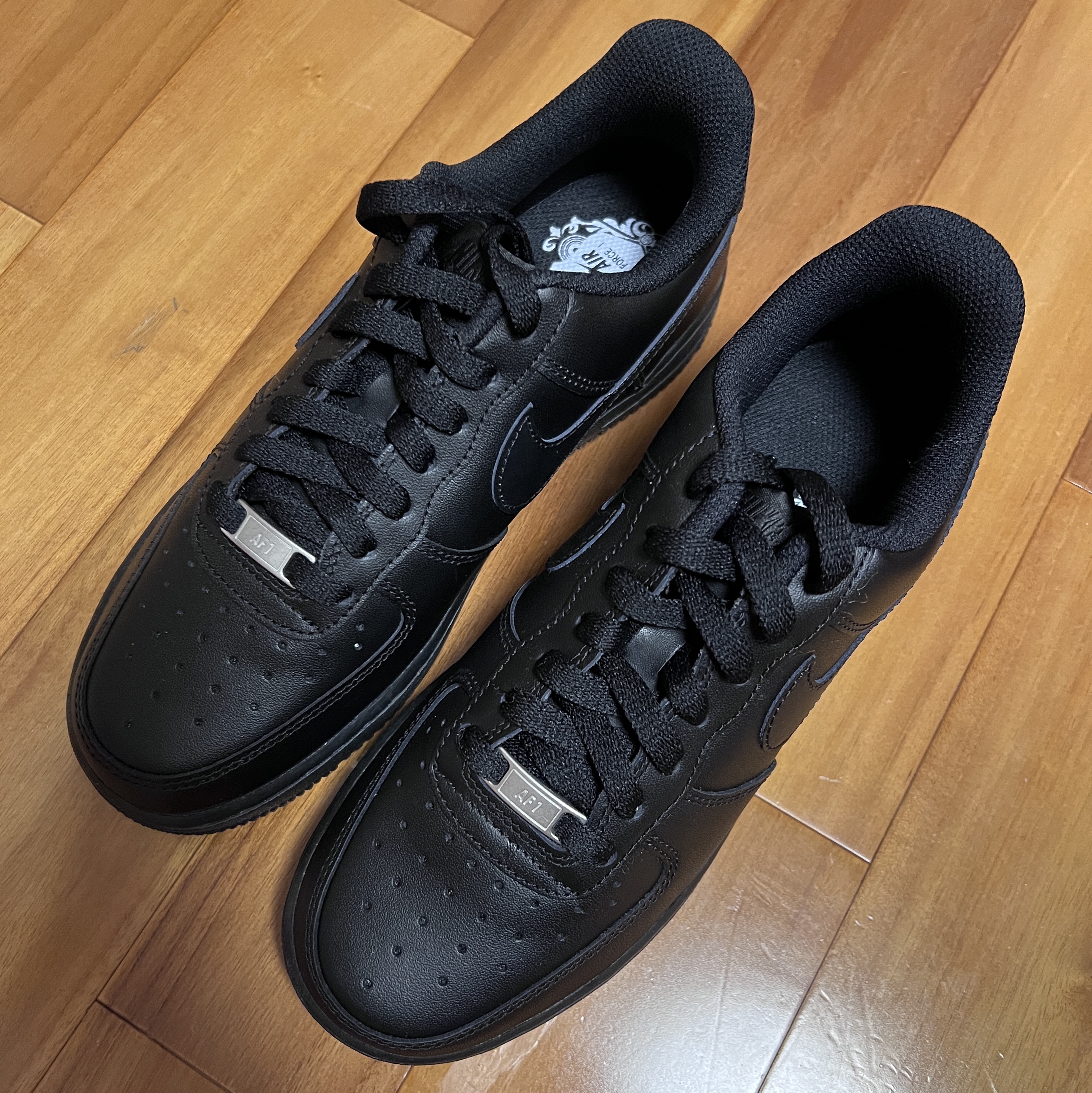 (W) Nike Air Force 1 '07 Low Triple Black 착용 스타일