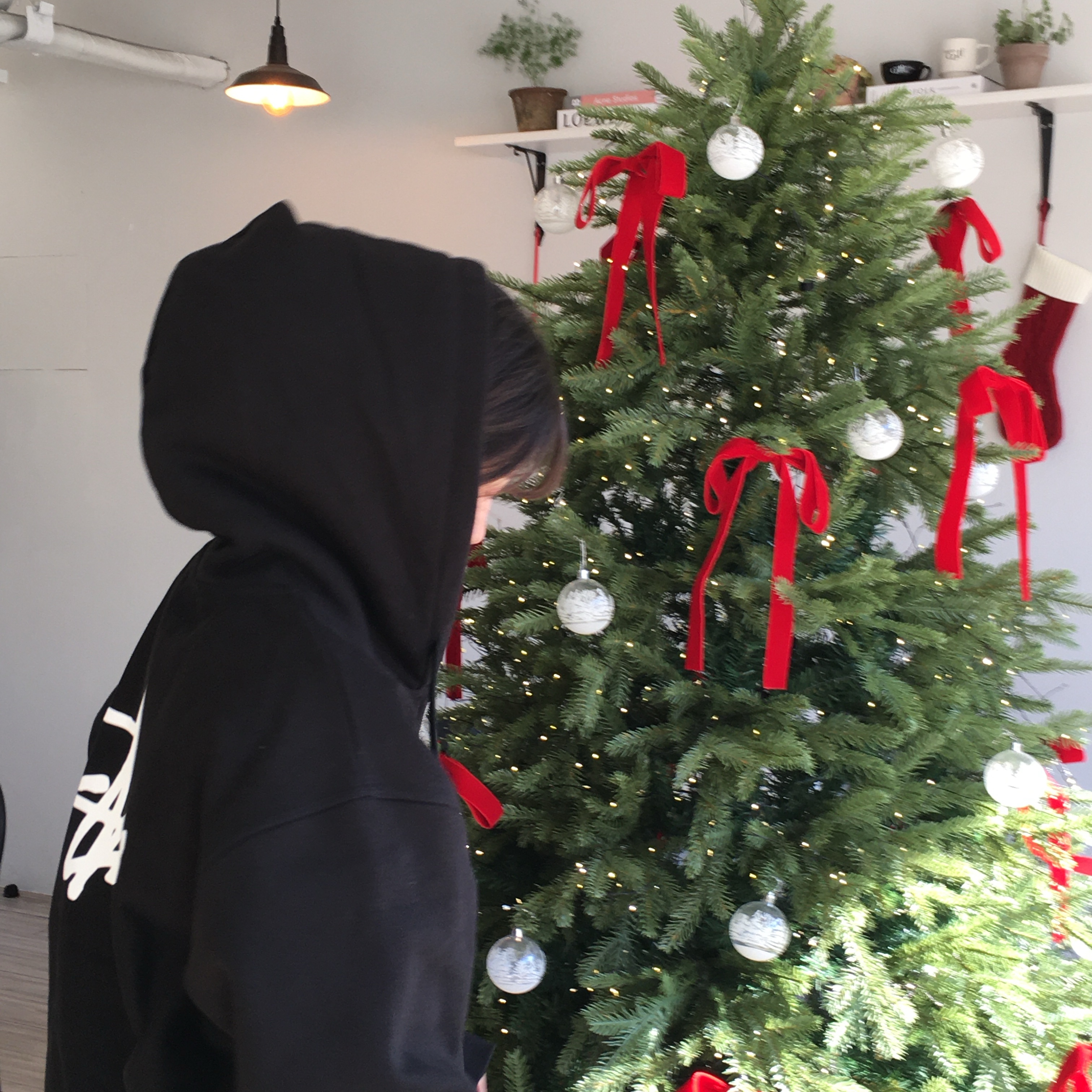 Stussy Basic Zip Hoodie Black 착용 스타일 - 2