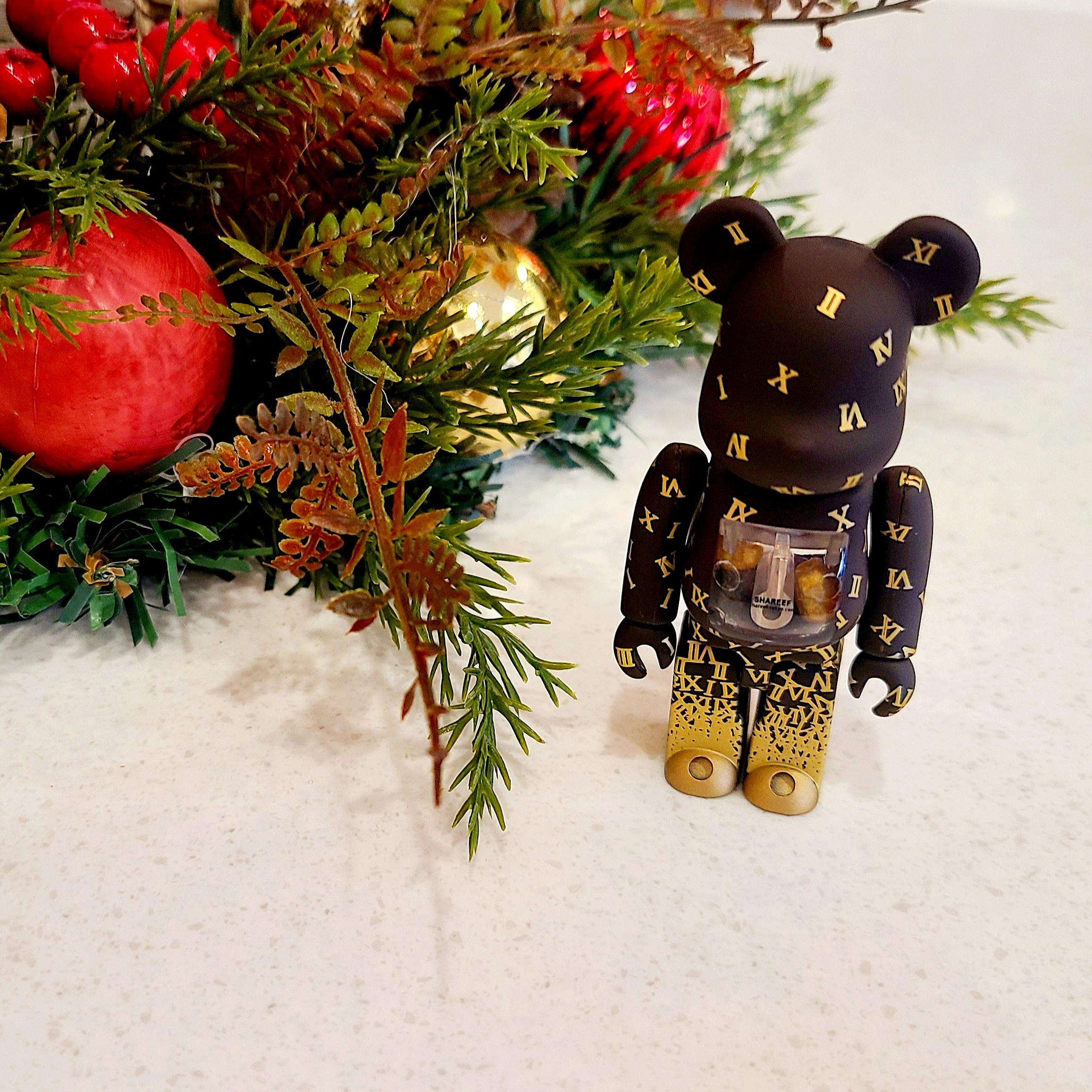 Bearbrick x Shareef 2 100% & 400% Set, Bearbrick Keith Haring #8 100% & 400% Set 착용 스타일 - 4