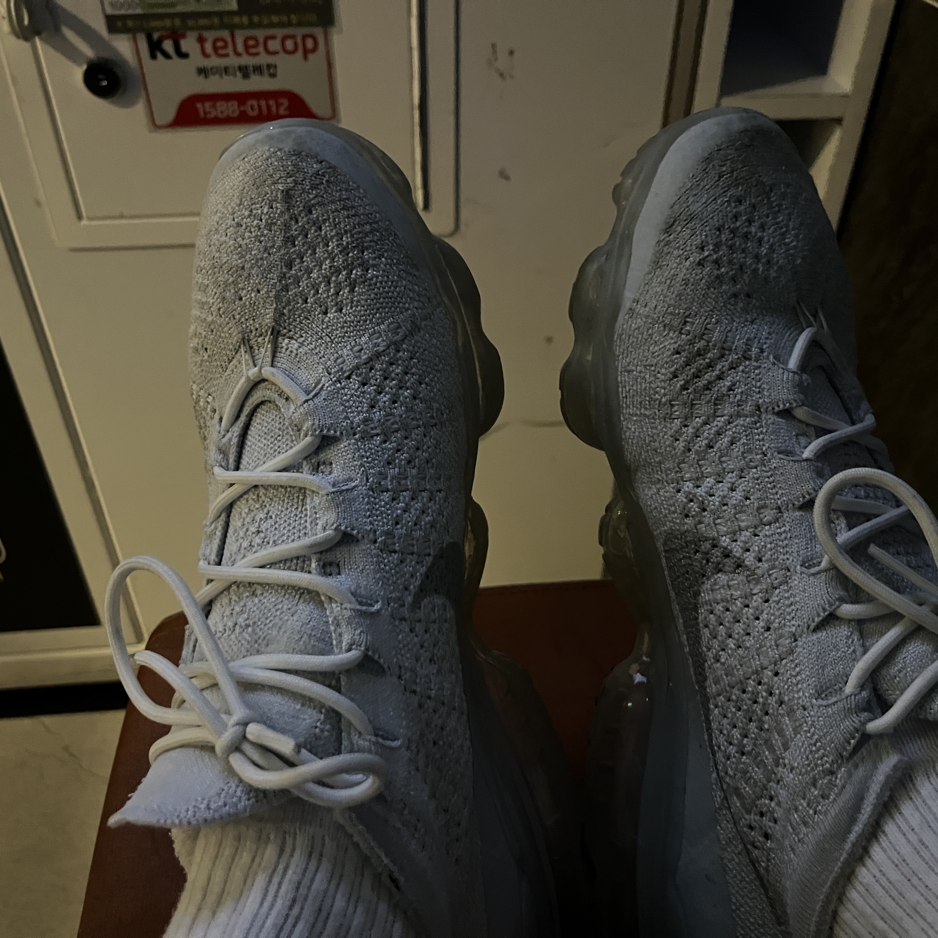 Nike Air VaporMax 2023 Flyknit Pure Platinum 착용 스타일