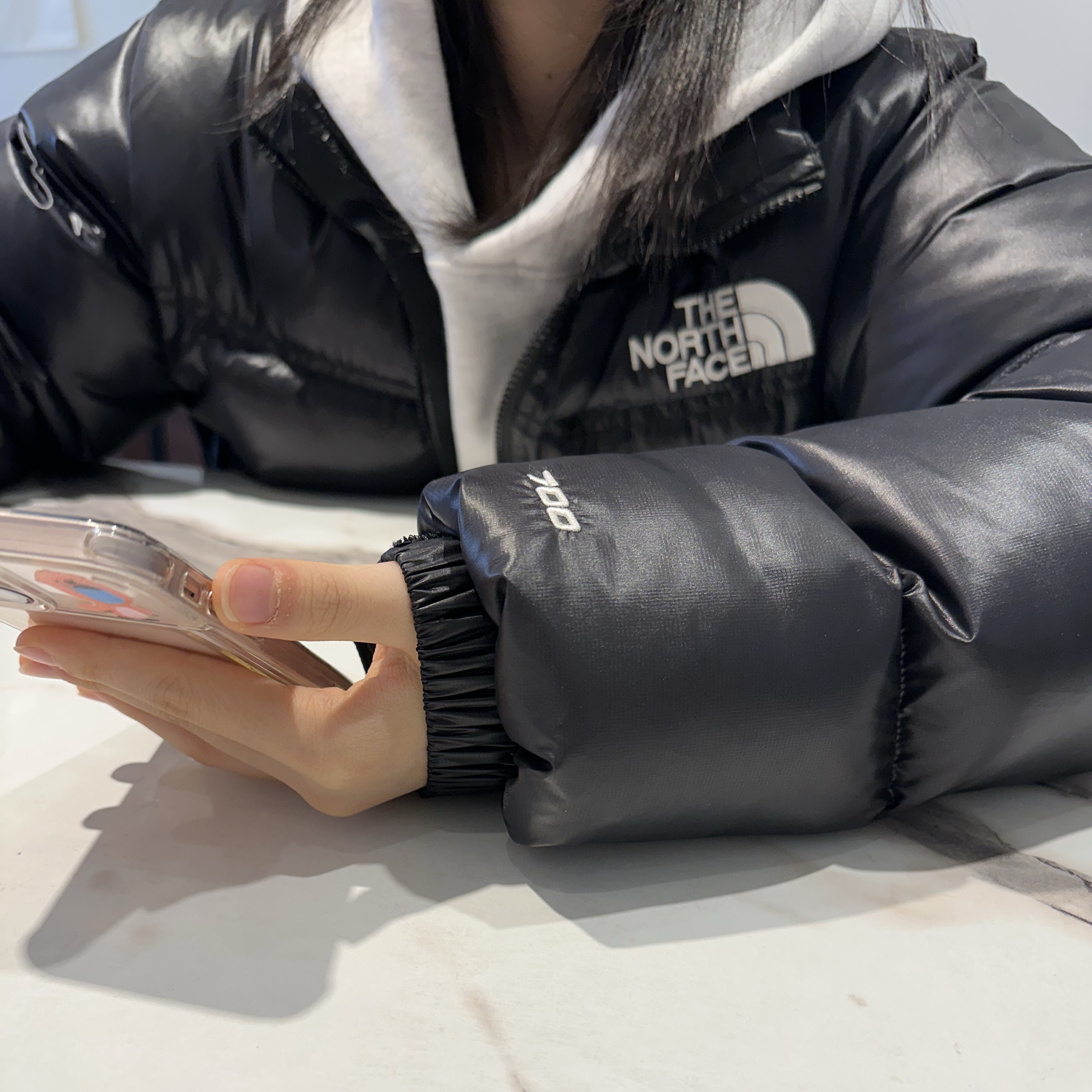 IAB Studio Hoodie Light Gray 착용 스타일