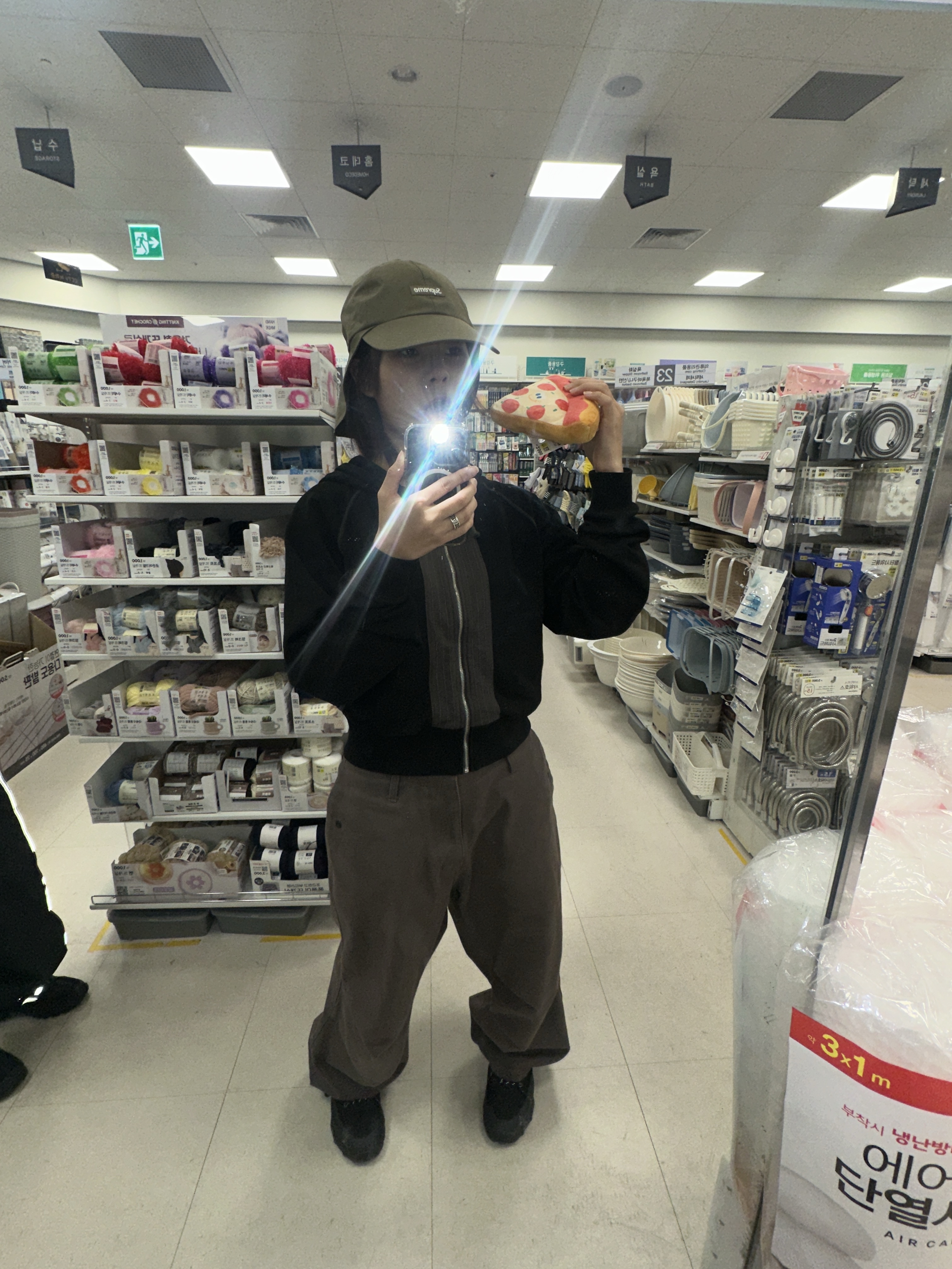 Supreme Windstopper Facemask 6-Panel Dark Olive - 22FW 착용 스타일