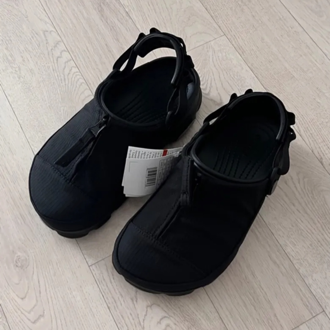 Crocs x Kasina All Terrain Clog Black 착용 스타일