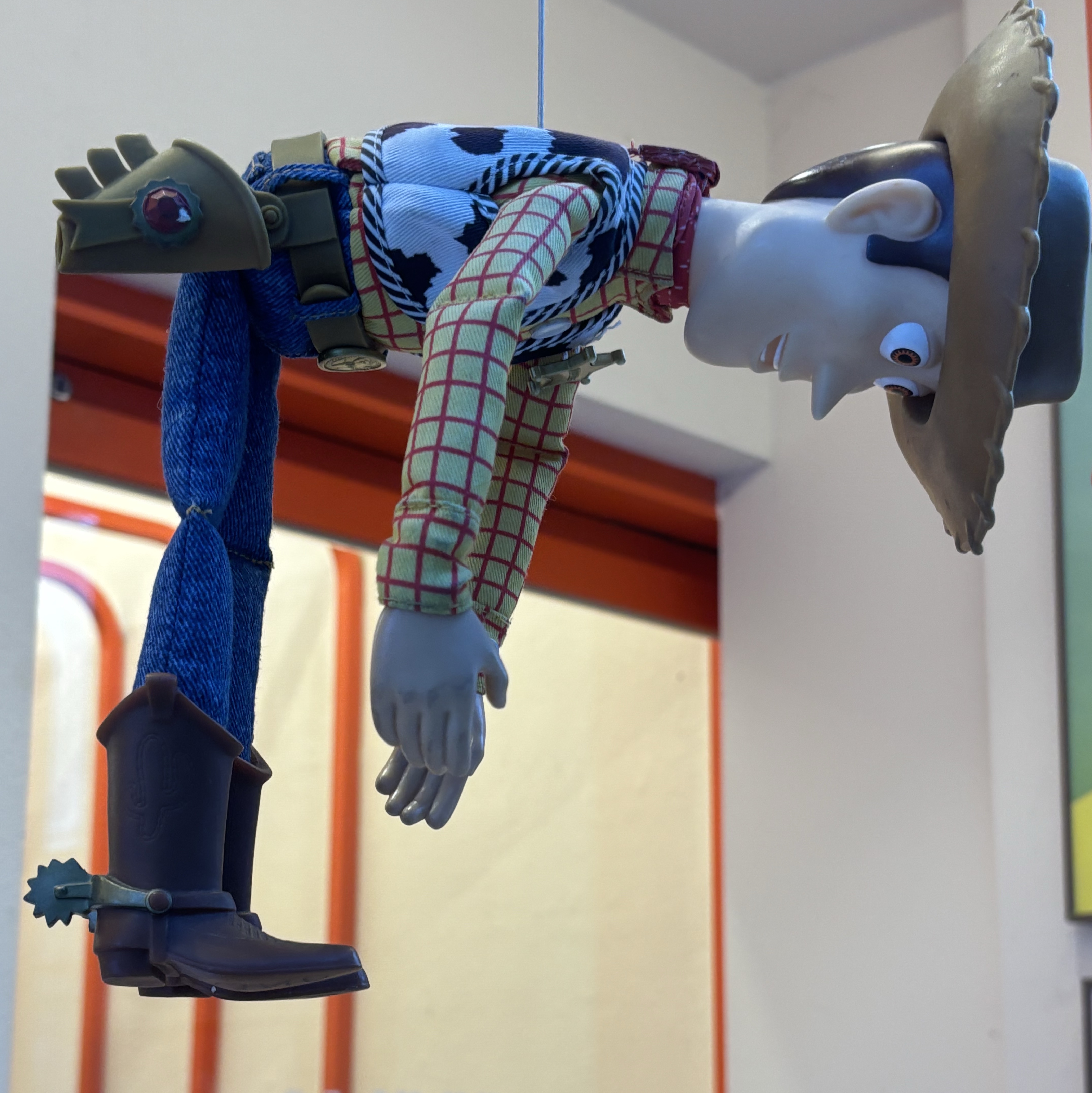 IAB Studio Pigment Sweatshirt & Mini Bag Black 착용 스타일 - 3